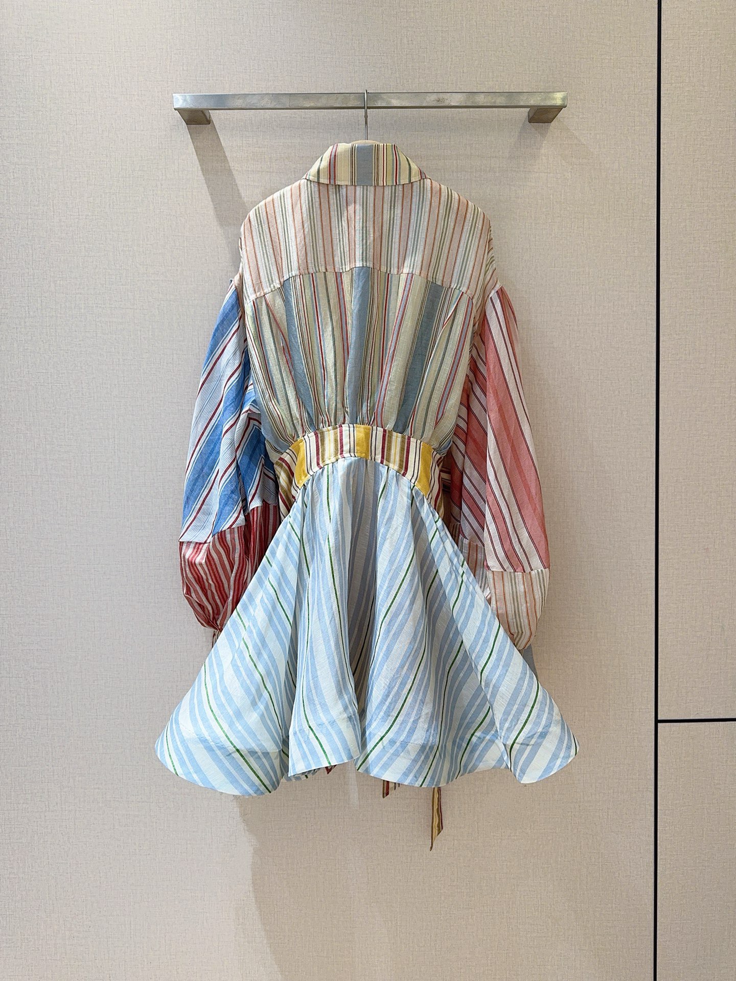 Платье женское в стиле Zimmermann из льна и шёлка мультиколор в полоску с поясом