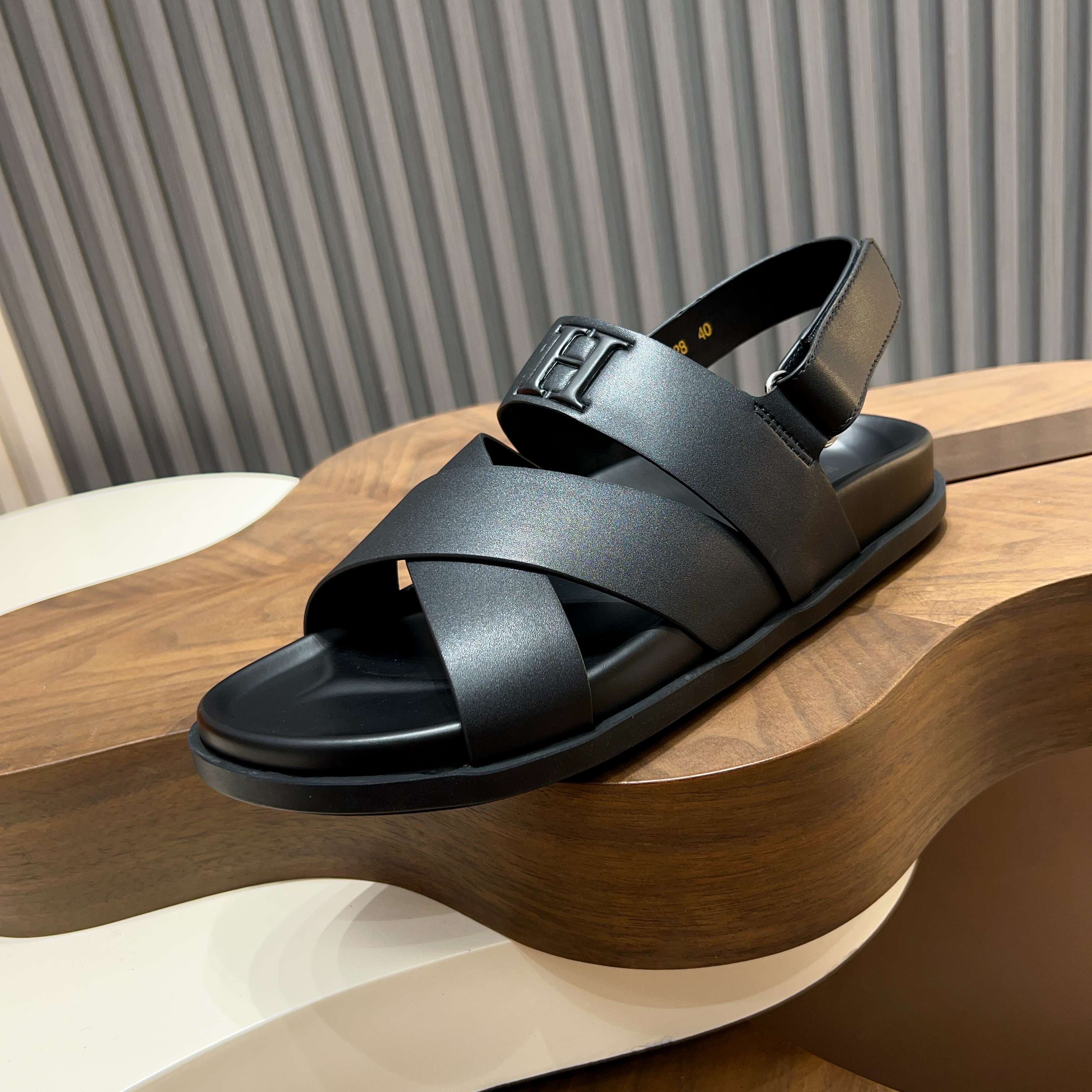 Сандалии мужские в стиле Hermès чёрного цвета