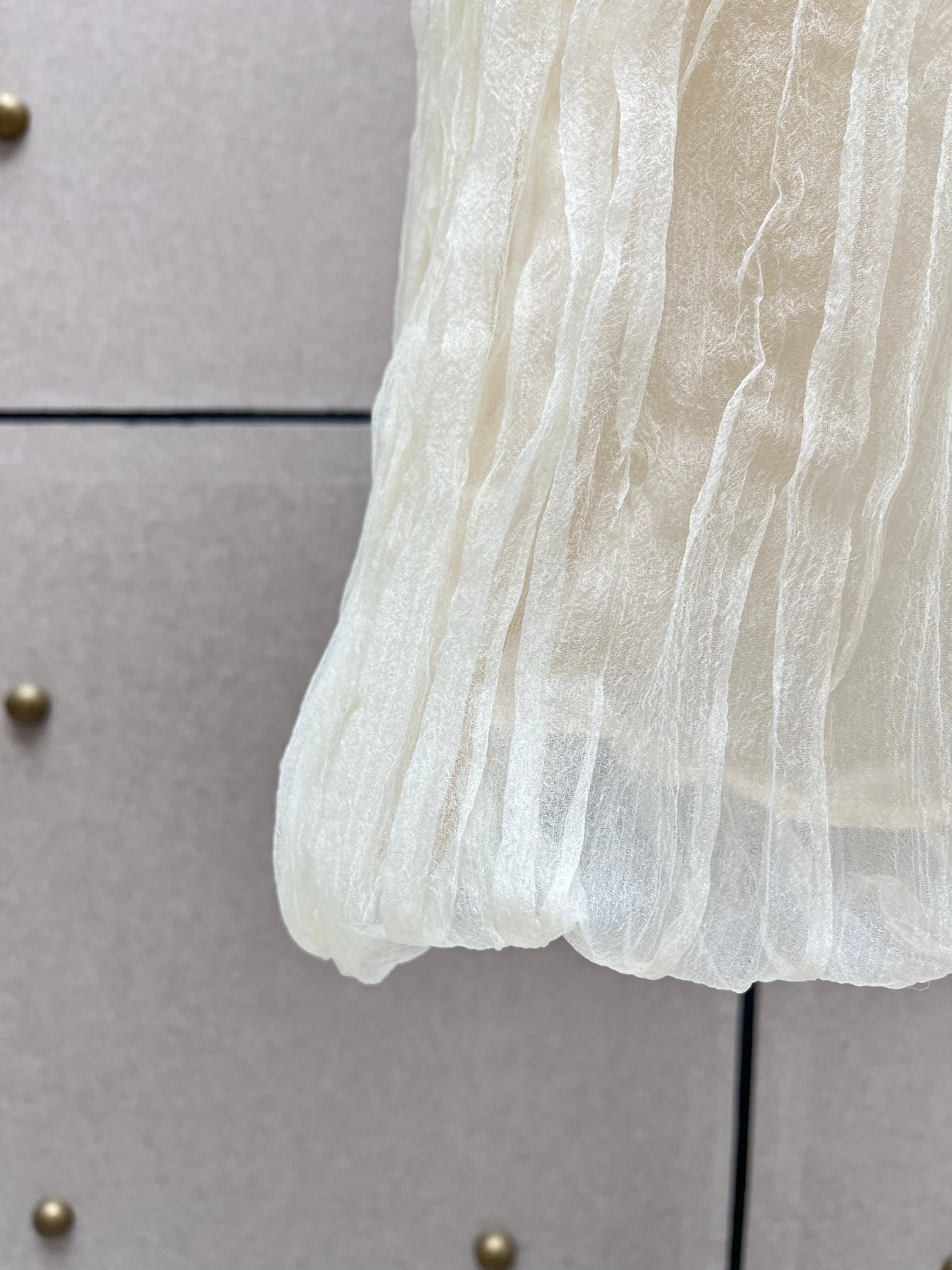 Юбка женская миди из органзы молочного цвета с драпировкой и объёмной фактурой