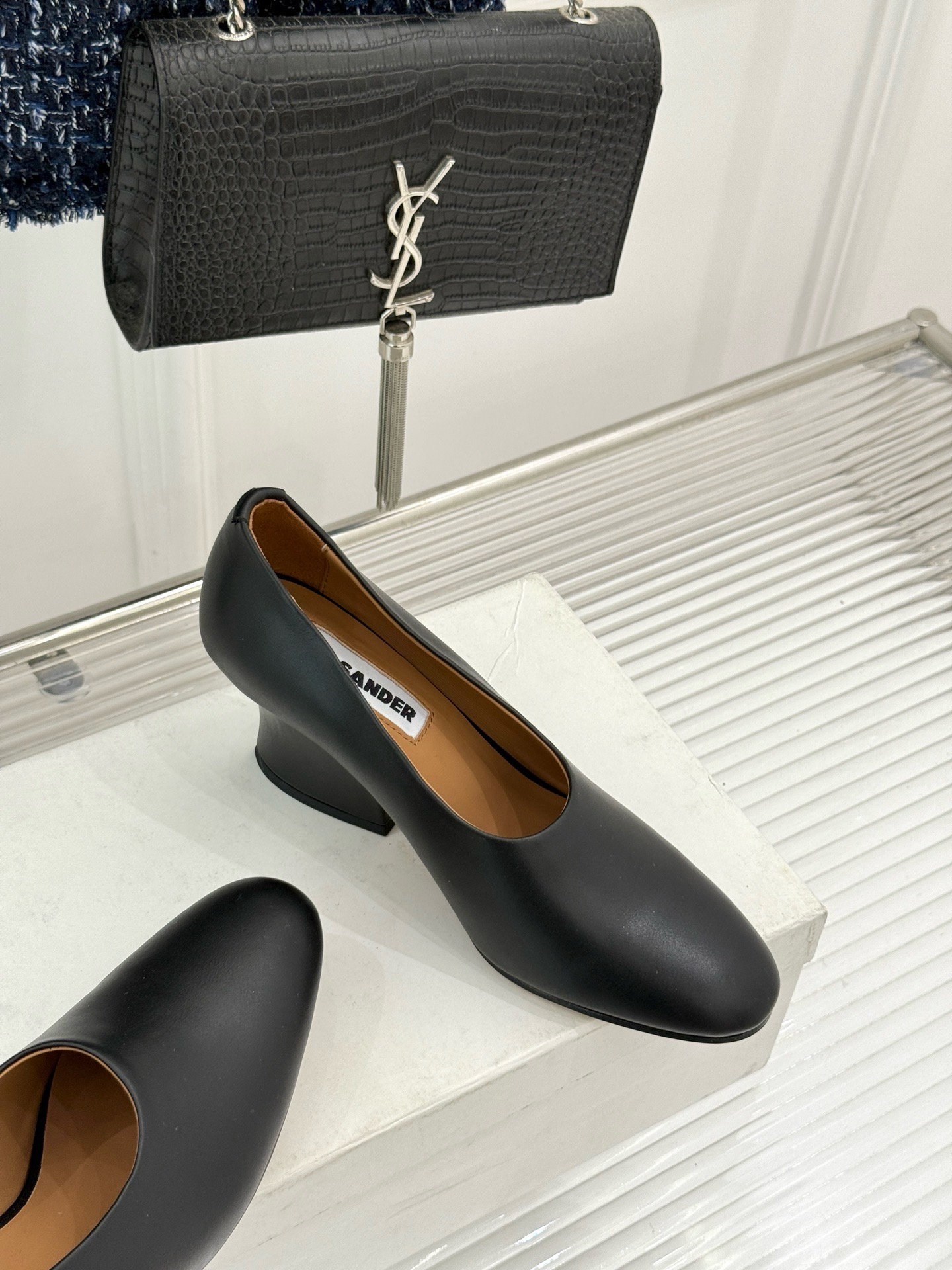 Туфли женские Jil Sander чёрного цвета