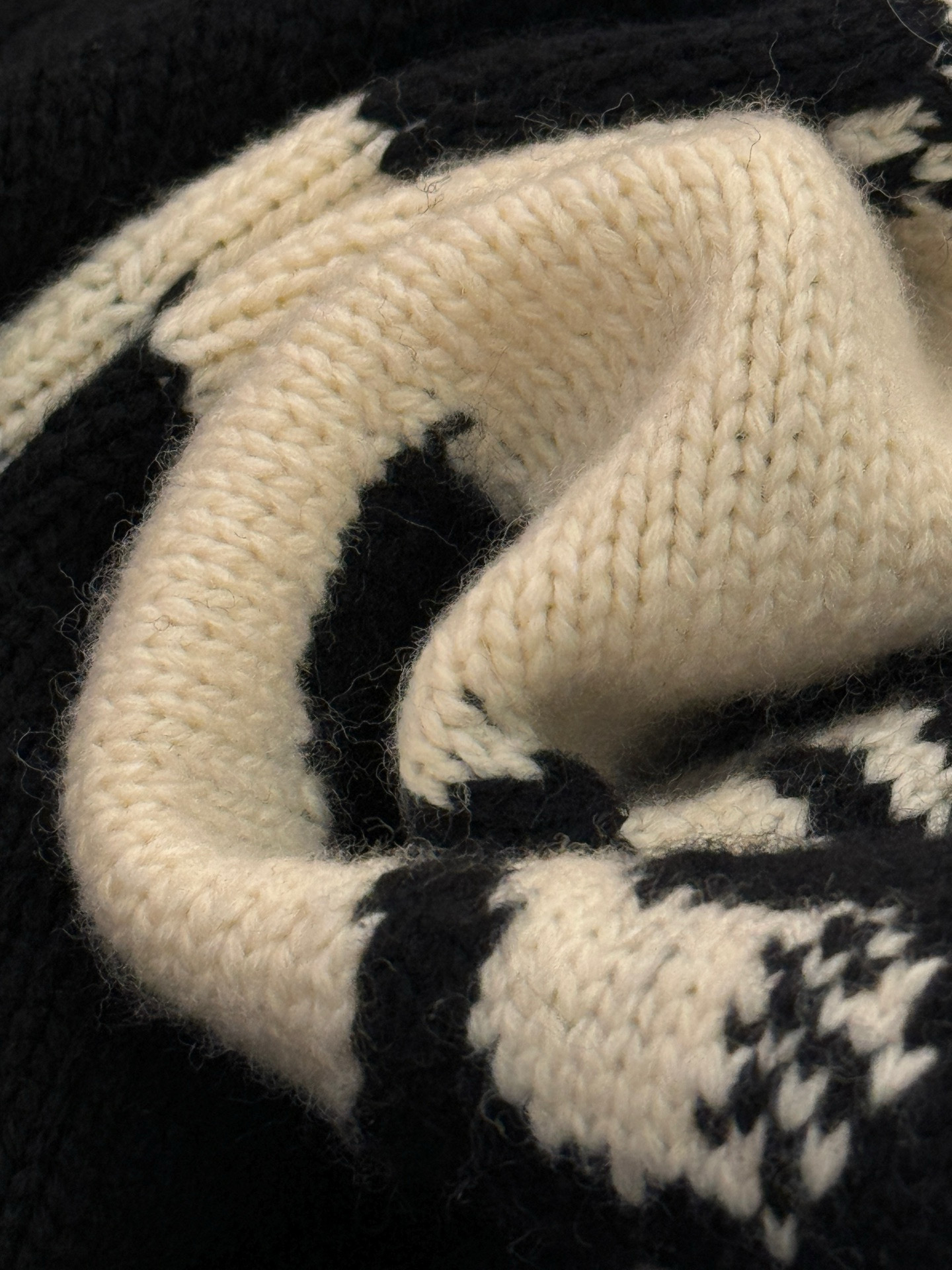 Свитер унисекс в стиле Burberry с жаккардовым логотипом EKD чёрного цвета