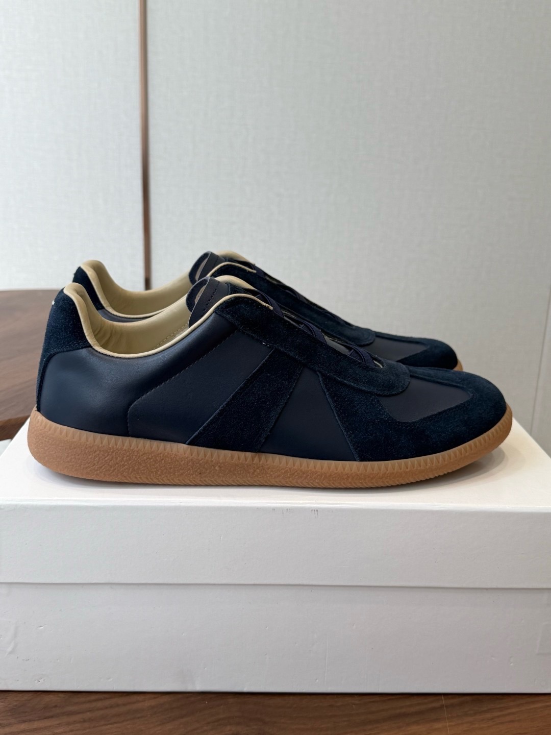 Кроссовки Maison Margiela тёмно-синего цвета
