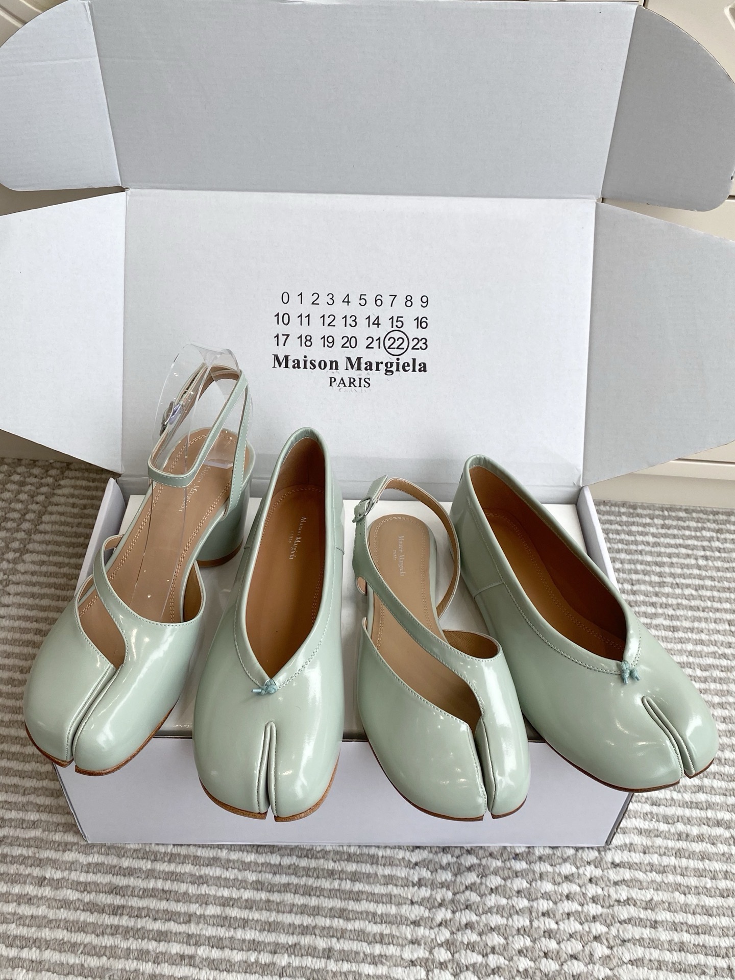 Балетки женские Maison Margiela Tabi мятного цвета