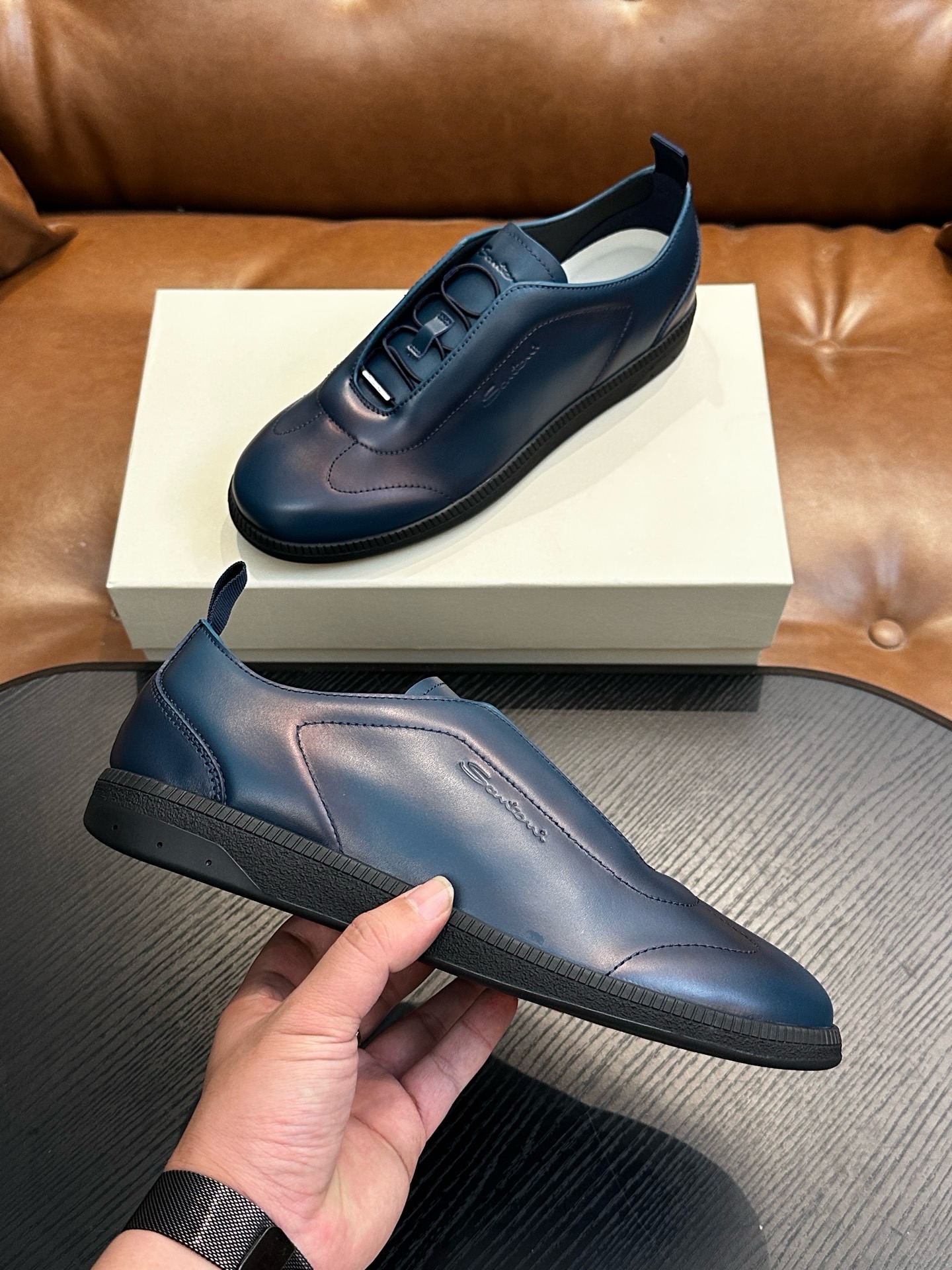 Кеды мужские в стиле Santoni из натуральной кожи темно-синего цвета