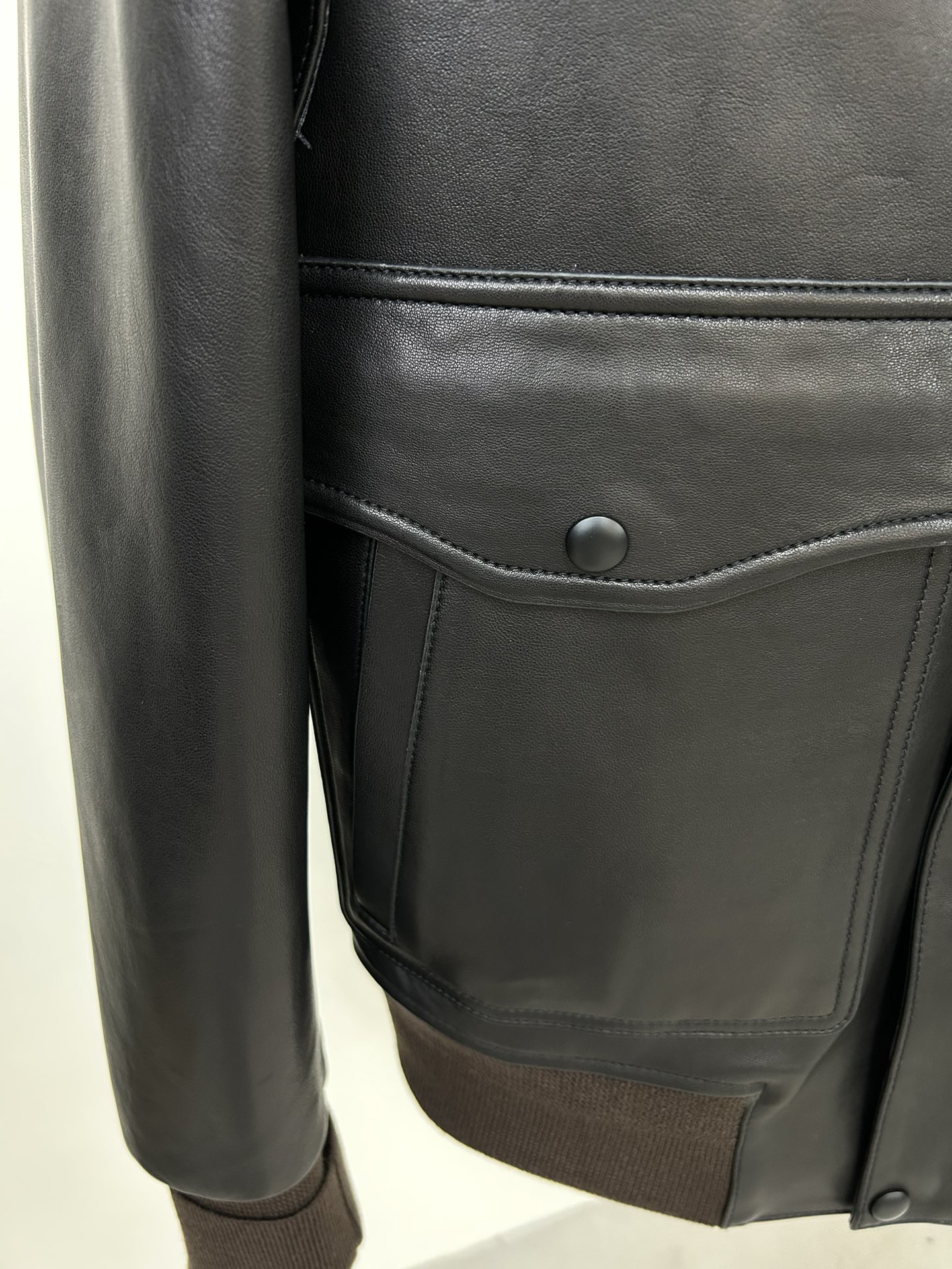 Куртка мужская в стиле Berluti из натуральной кожи тёмно-коричневого цвета классическая