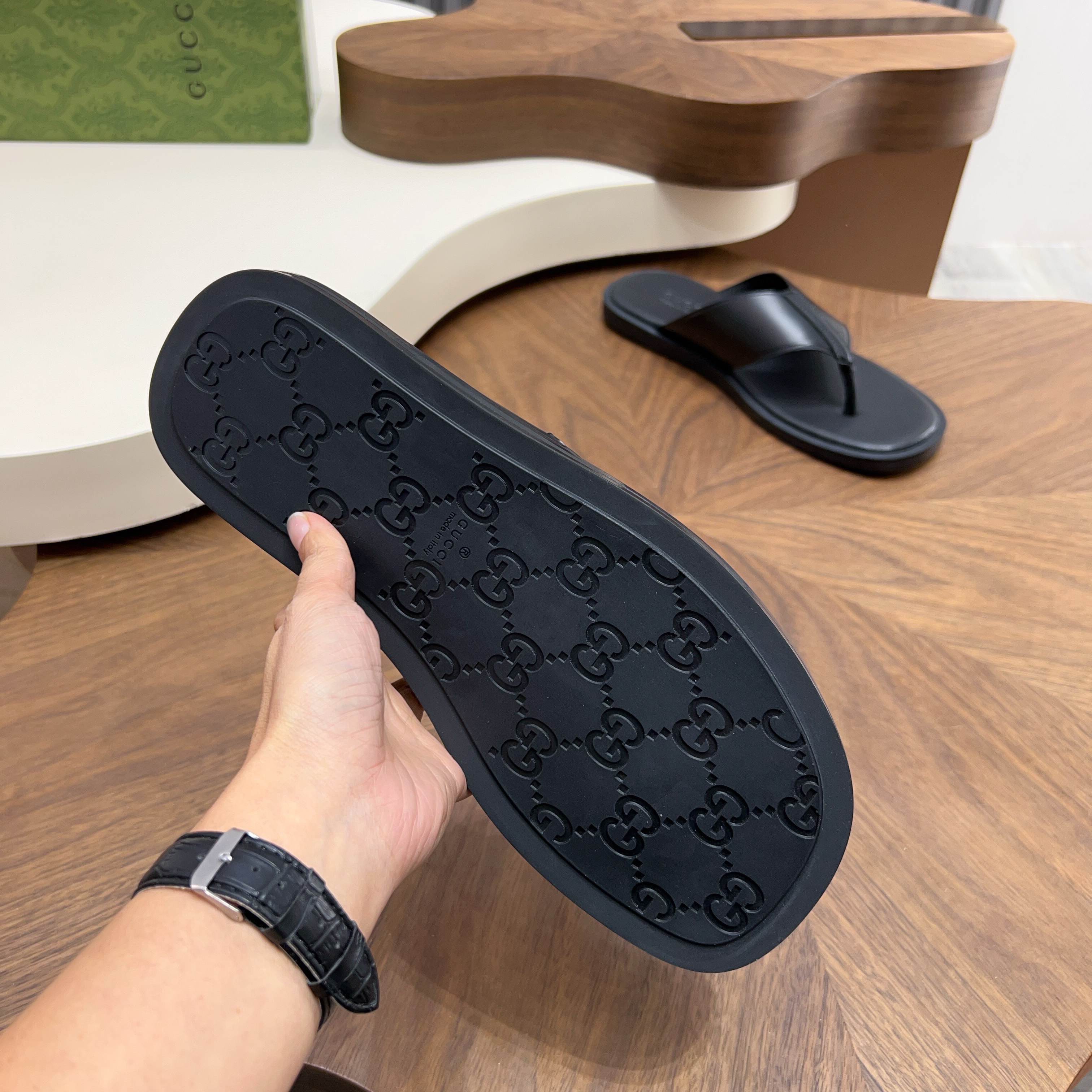 Шлёпанцы мужские в стиле Gucci черного цвета