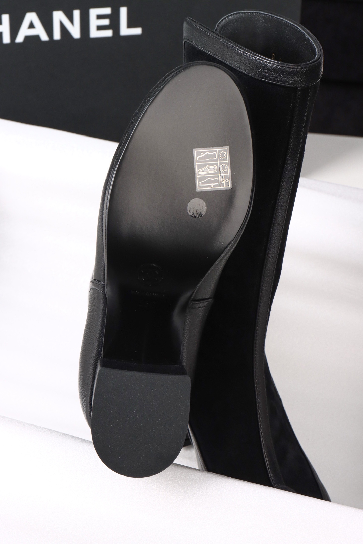 Сапоги женские Chanel Riding Boots чёрного цвета