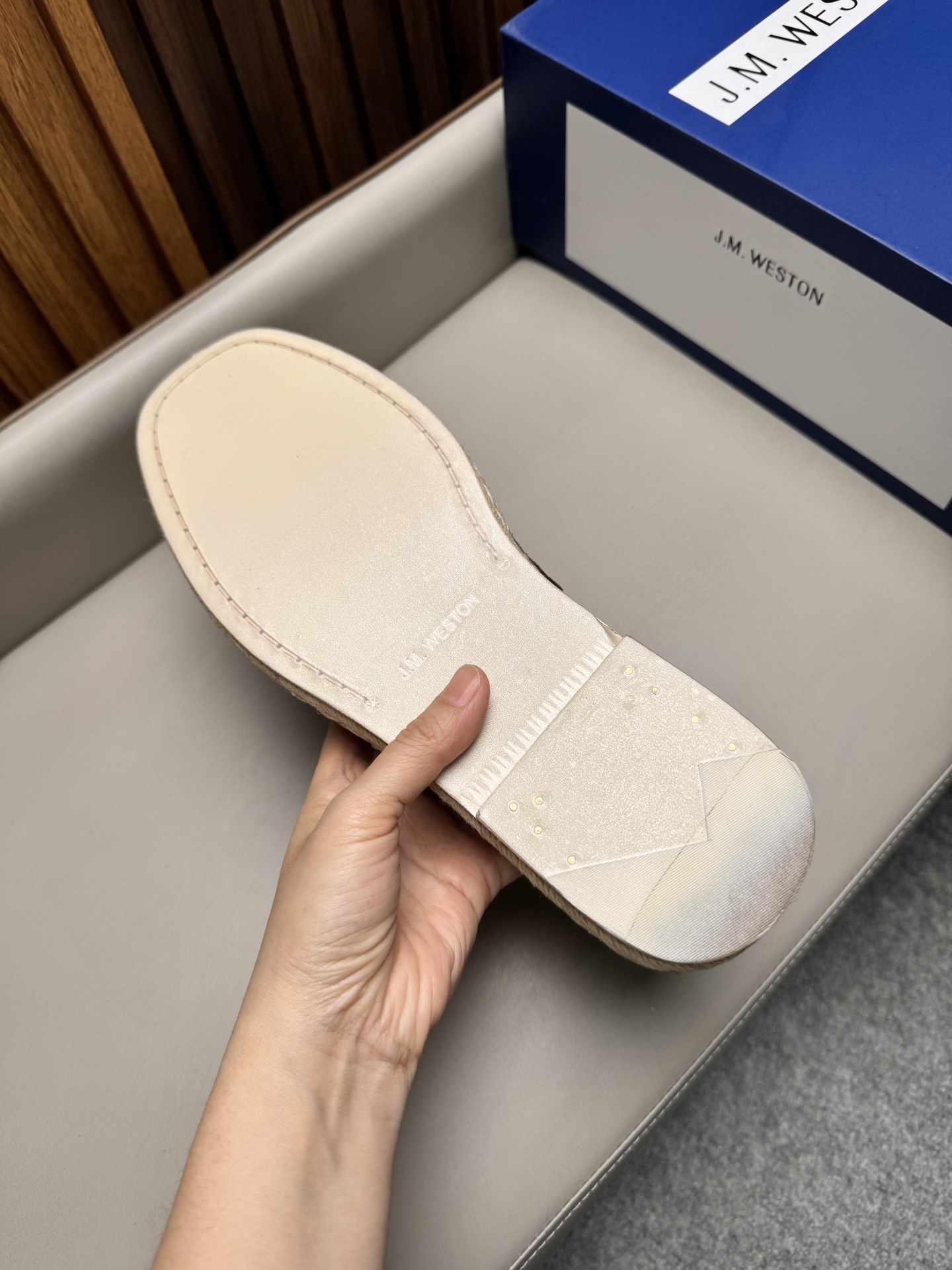 Лоферы мужские в стиле J.M. Weston светло-коричневого цвета