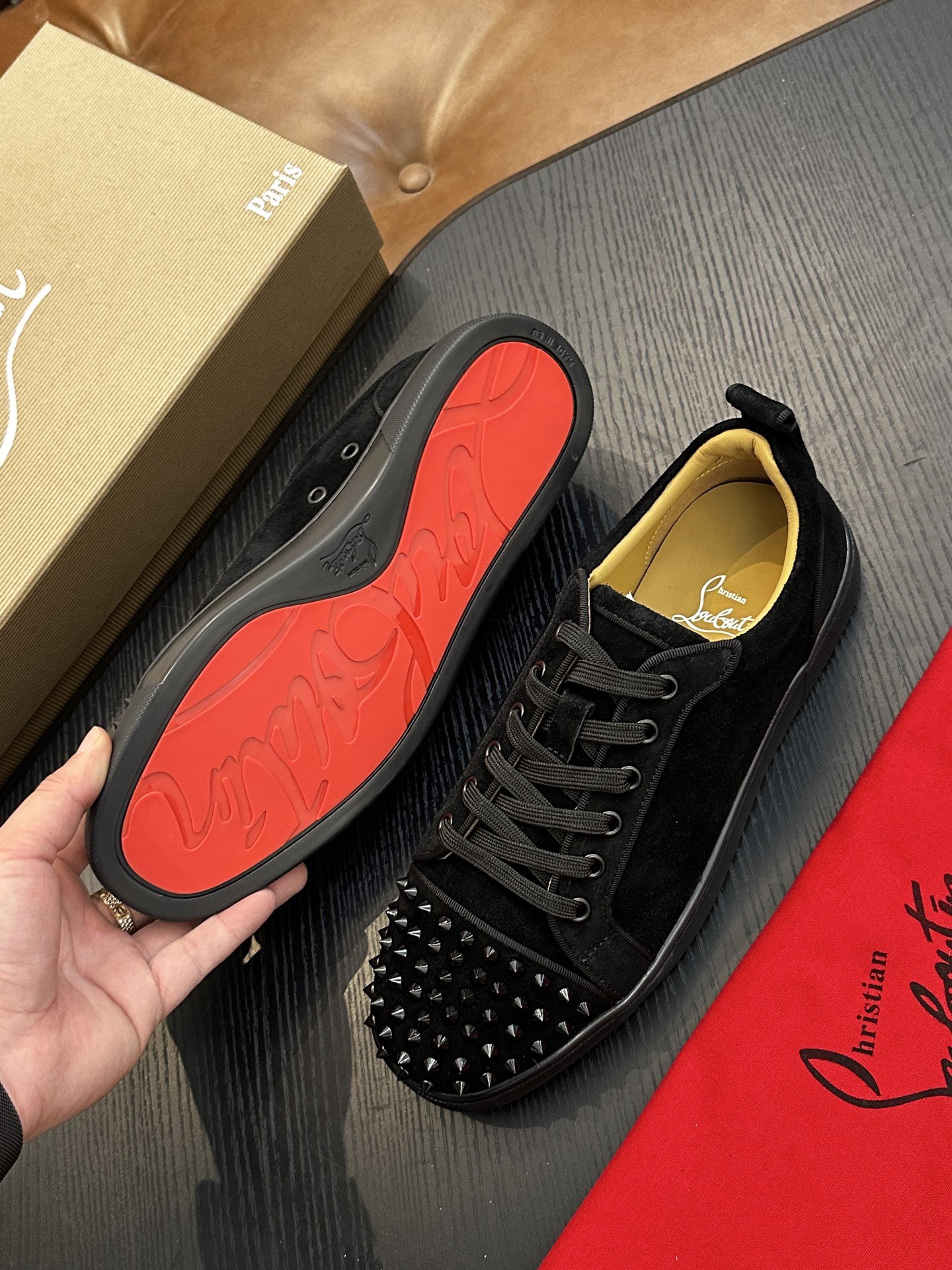 Кроссовки мужские в стиле Christian Louboutin чёрного цвета с шипами