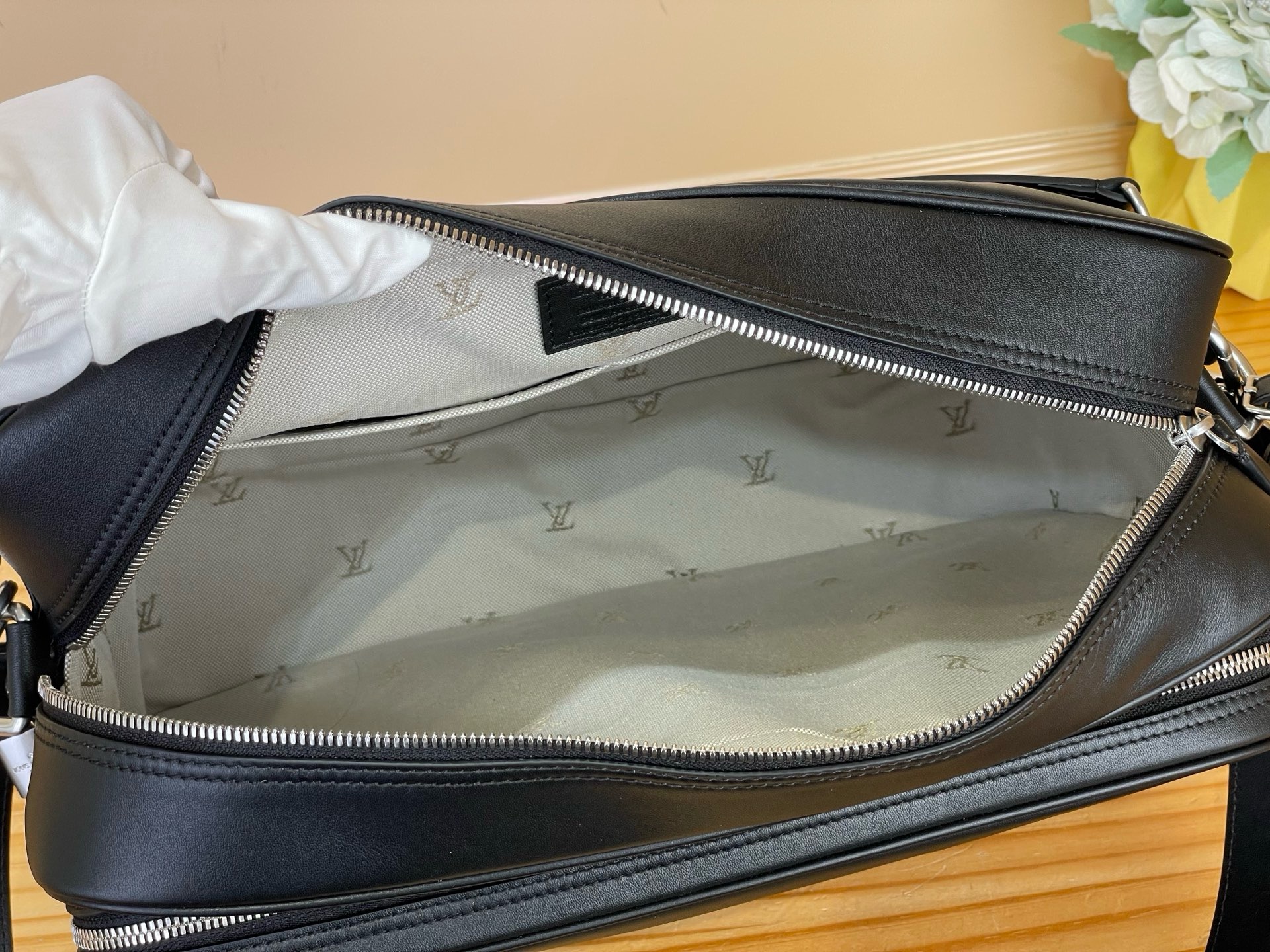Сумка мужская Louis Vuitton Nil XL чёрного цвета