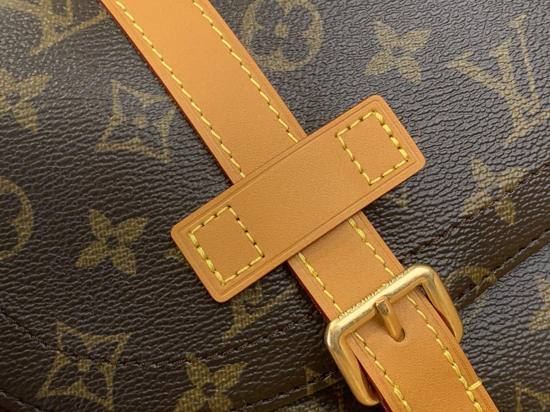 Сумка унисекс в стиле Louis Vuitton Christopher Messenger Monogram классическая