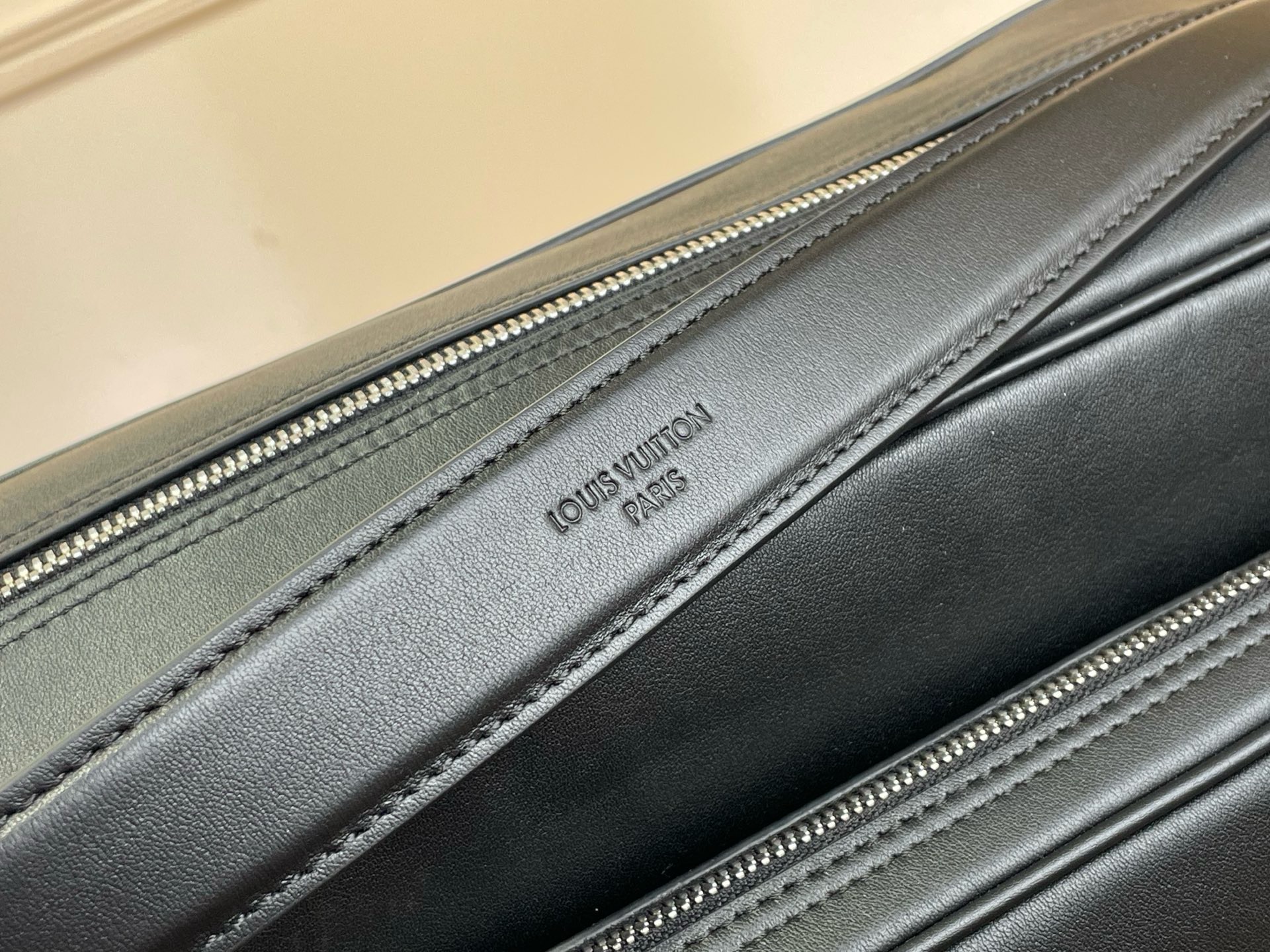 Сумка мужская Louis Vuitton Nil XL чёрного цвета