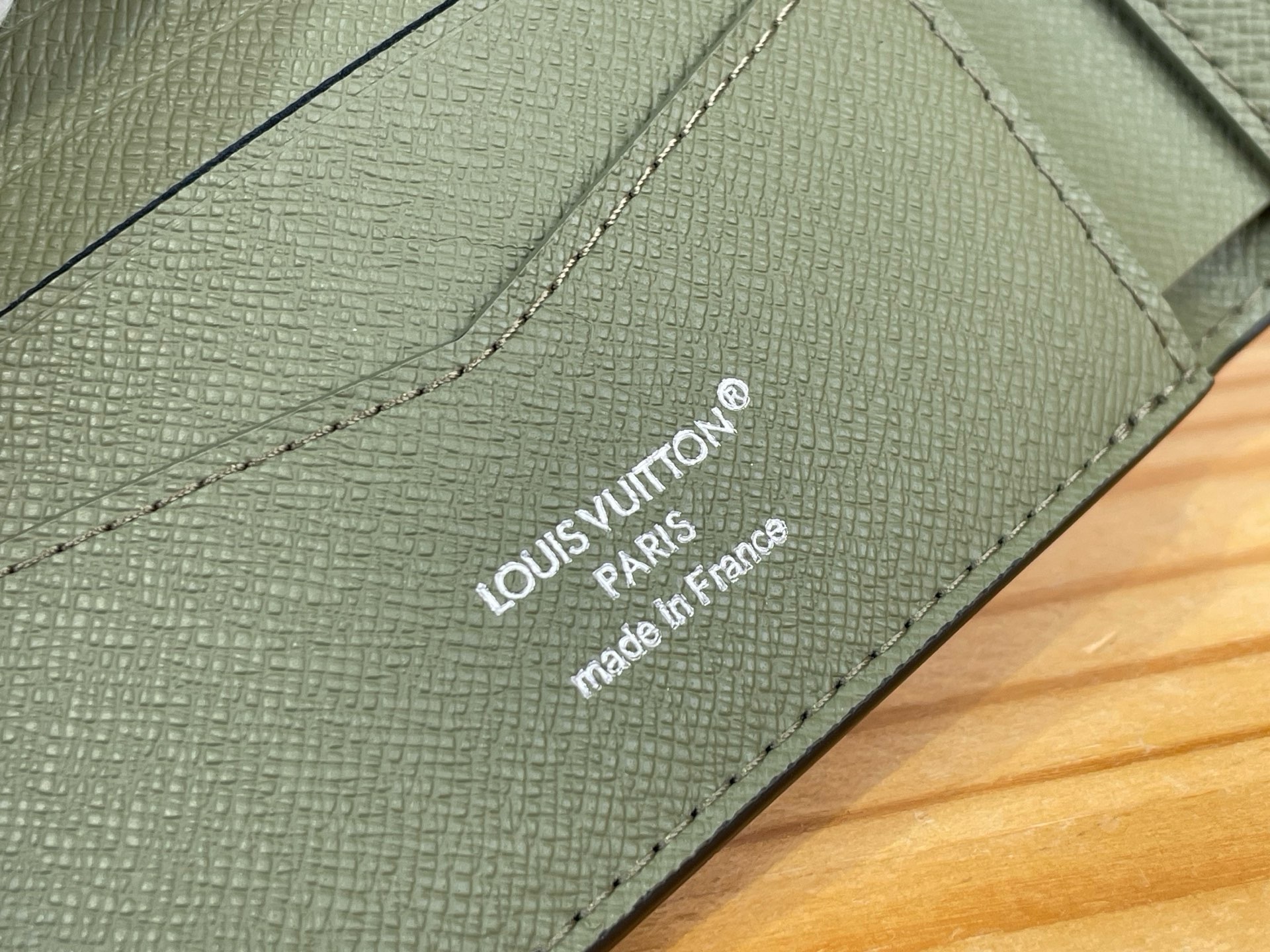 Кошелёк мужской Louis Vuitton Slender чёрно-зелёного цвета