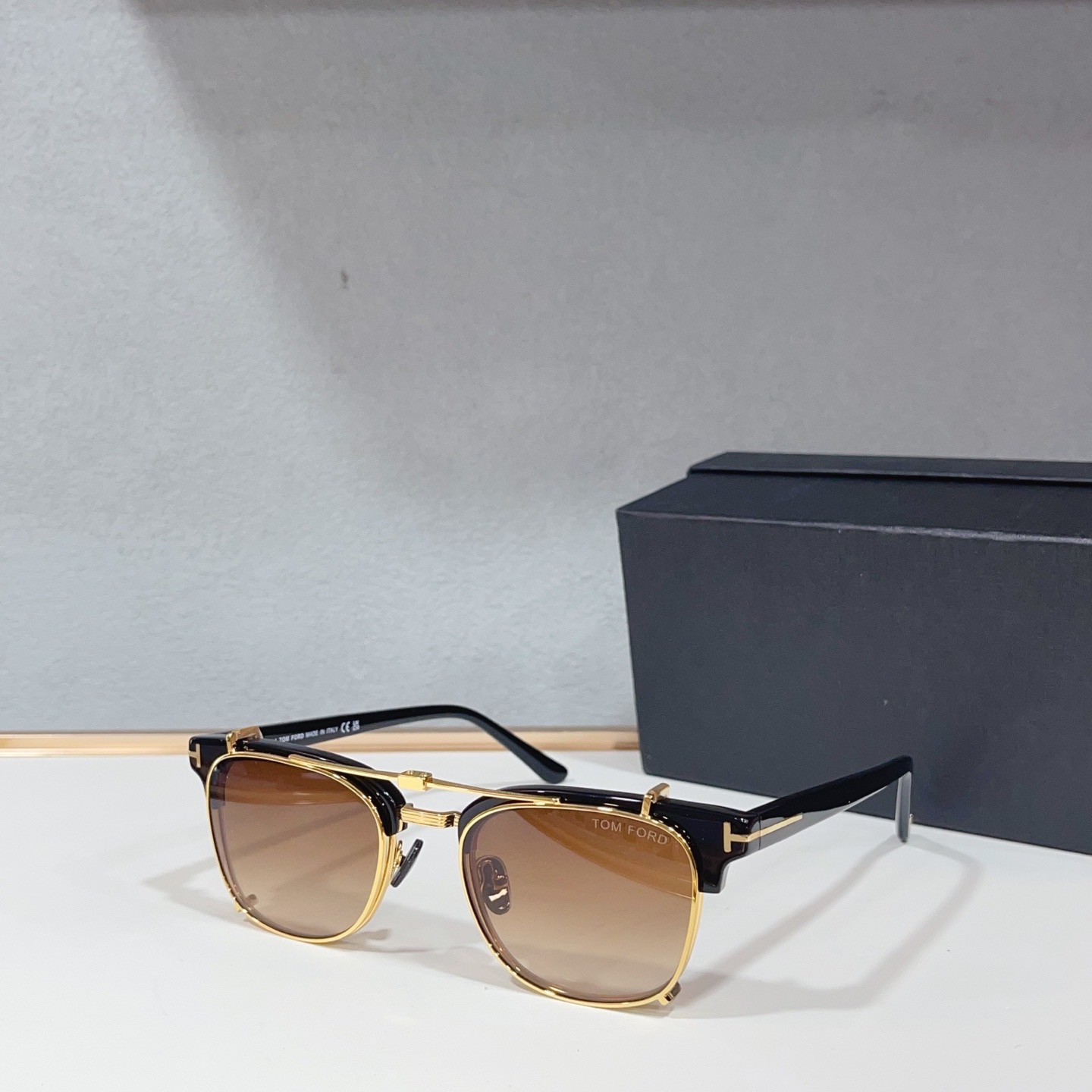 Очки солнцезащитные унисекс в стиле Tom Ford