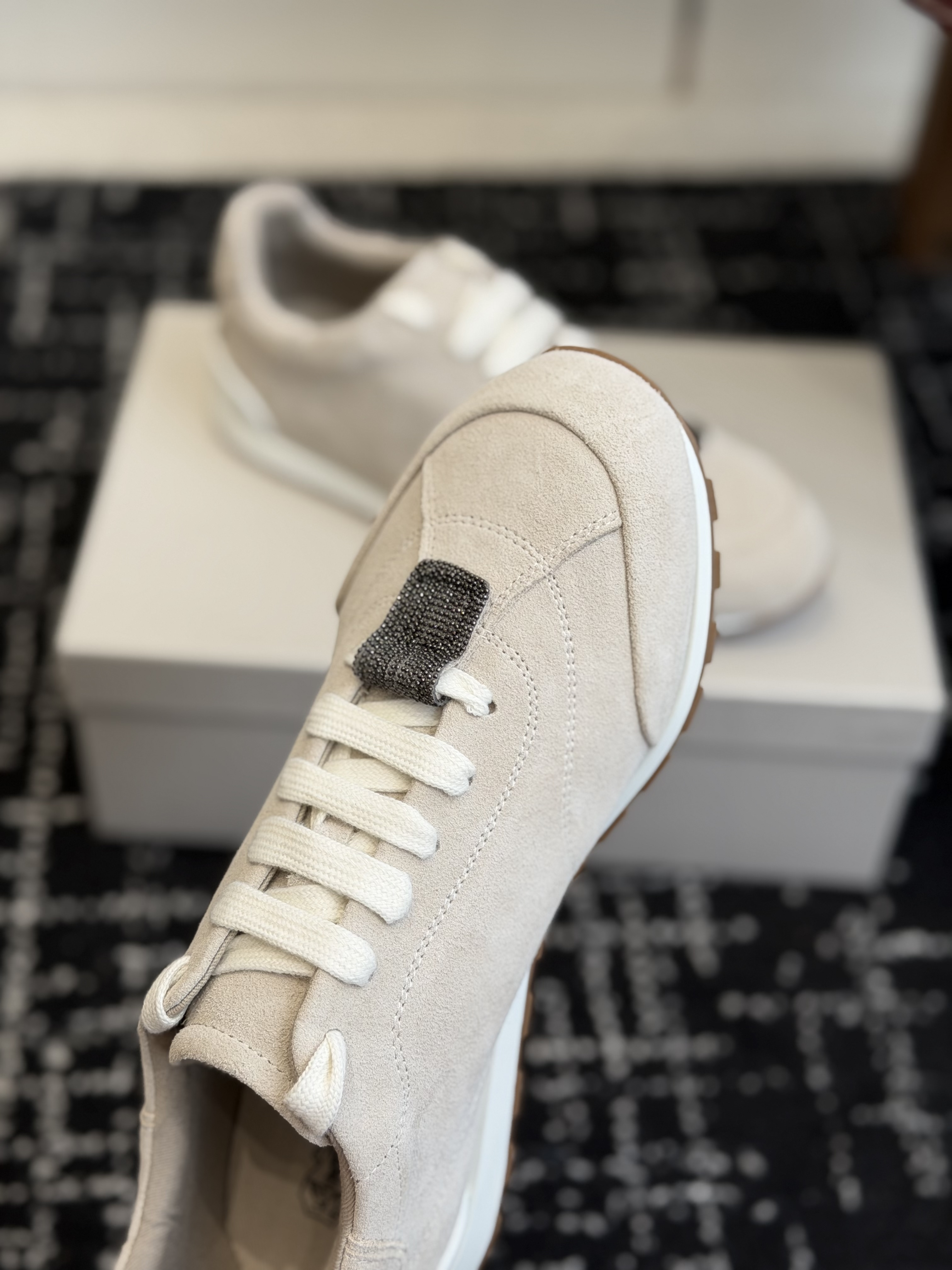 Кроссовки женские в стиле Brunello Cucinelli светло-бежевого цвета