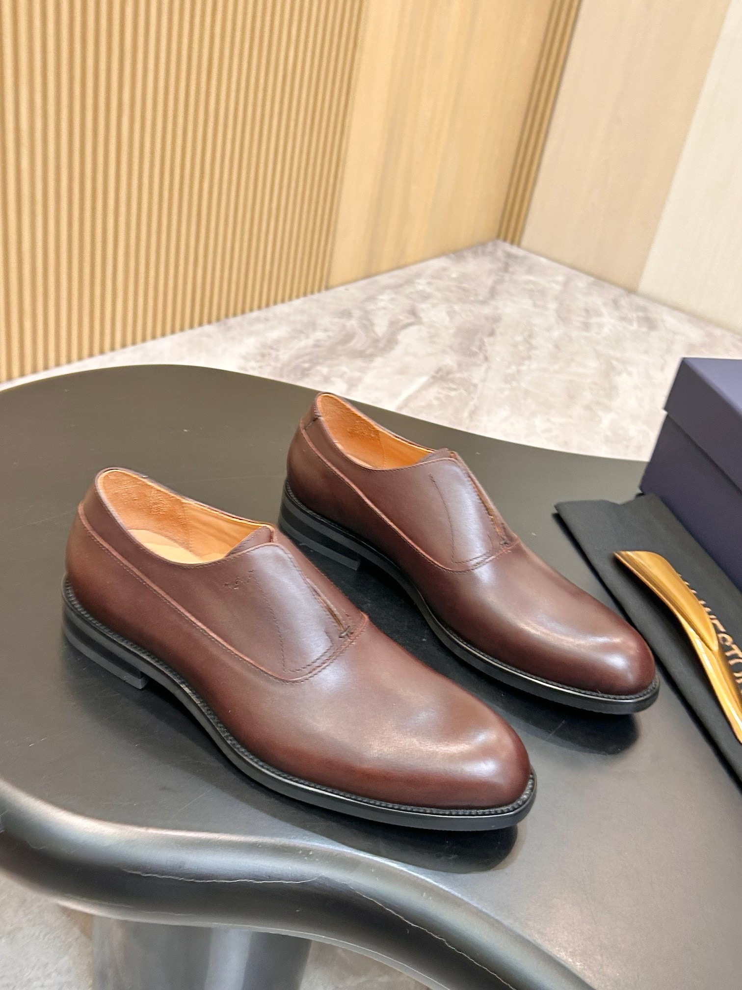Туфли мужские J.M. Weston Iena Slip-On Oxford тёмно-коричневого цвета