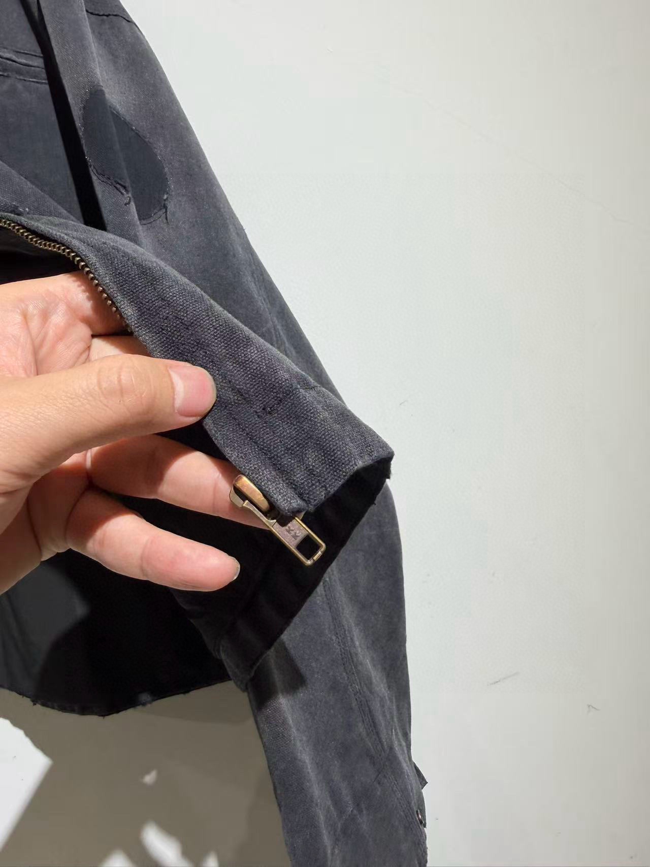 Куртка унисекс в стиле Project G/R x MMJ из плотного канваса чёрного цвета с эффектом состаривания