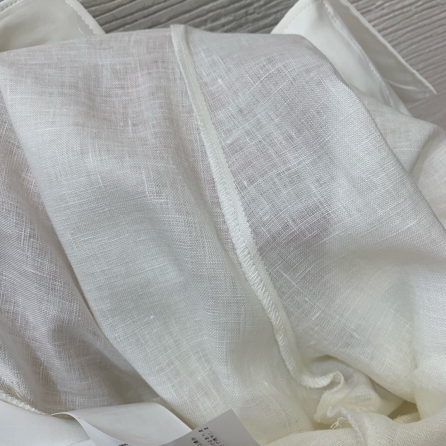 Брюки женские в стиле MM6 Maison Margiela белого цвета с широким кроем