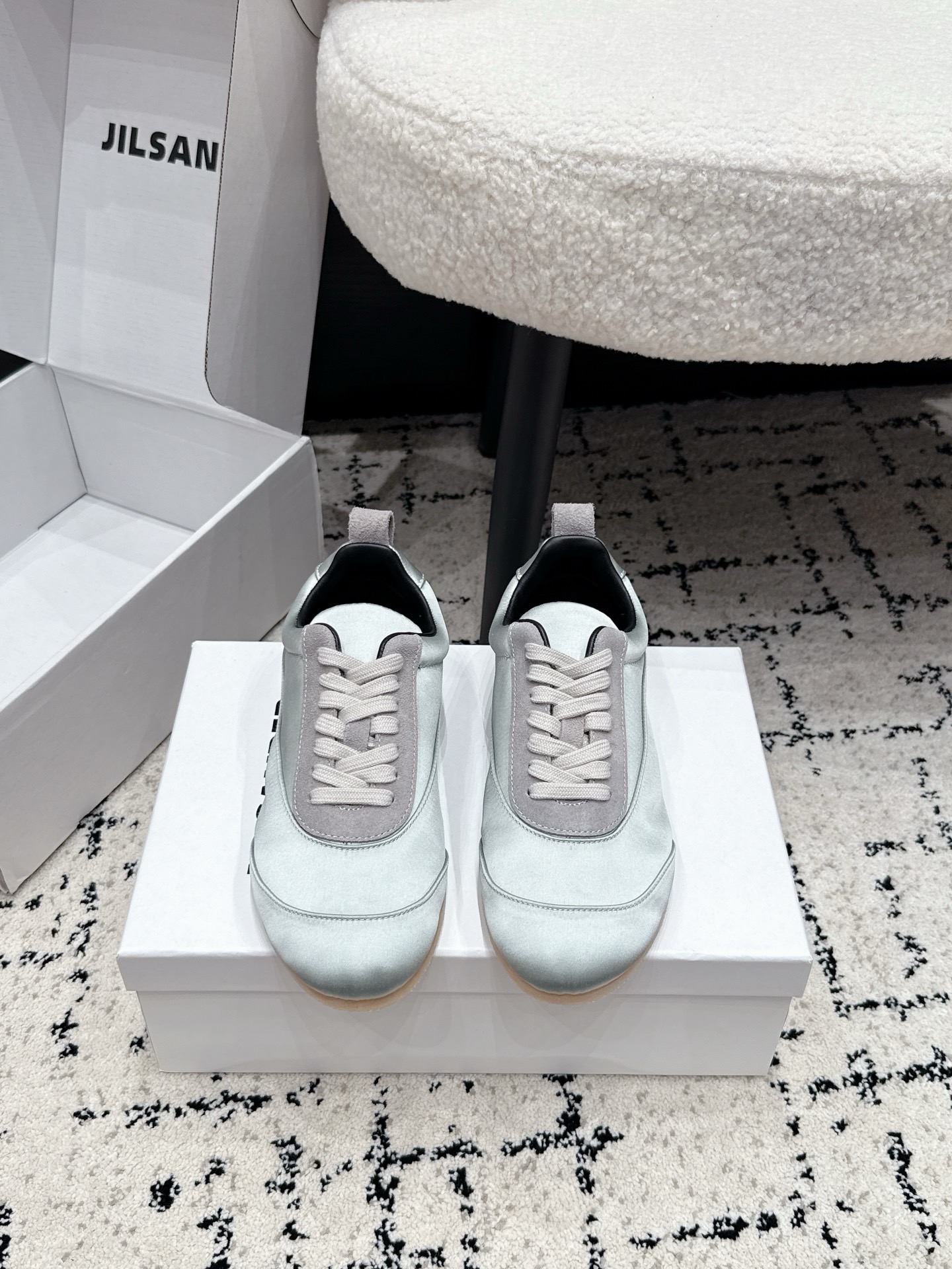 Кроссовки женские в стиле Jil Sander серого цвета