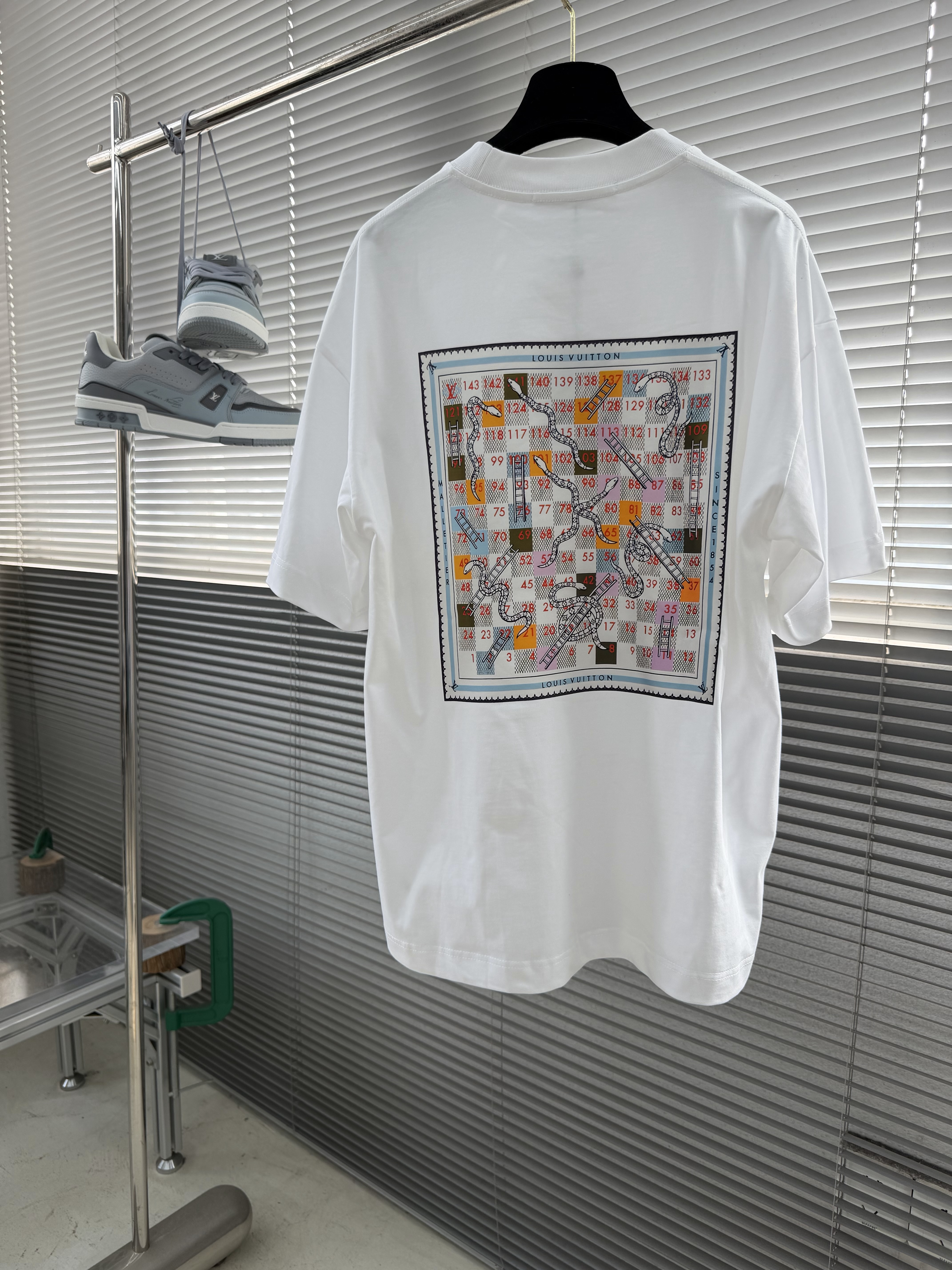 Футболка мужская в стиле Louis Vuitton с принтом прямого кроя