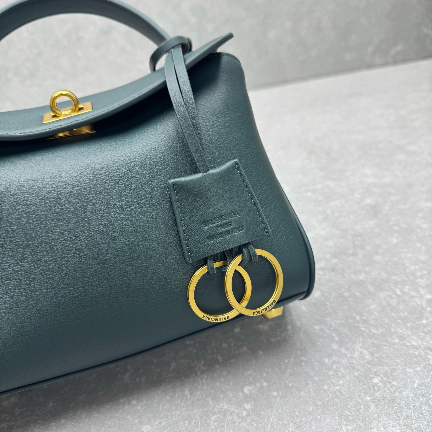 Сумка женская в стиле Balenciaga Rodeo темно-зеленого цвета
