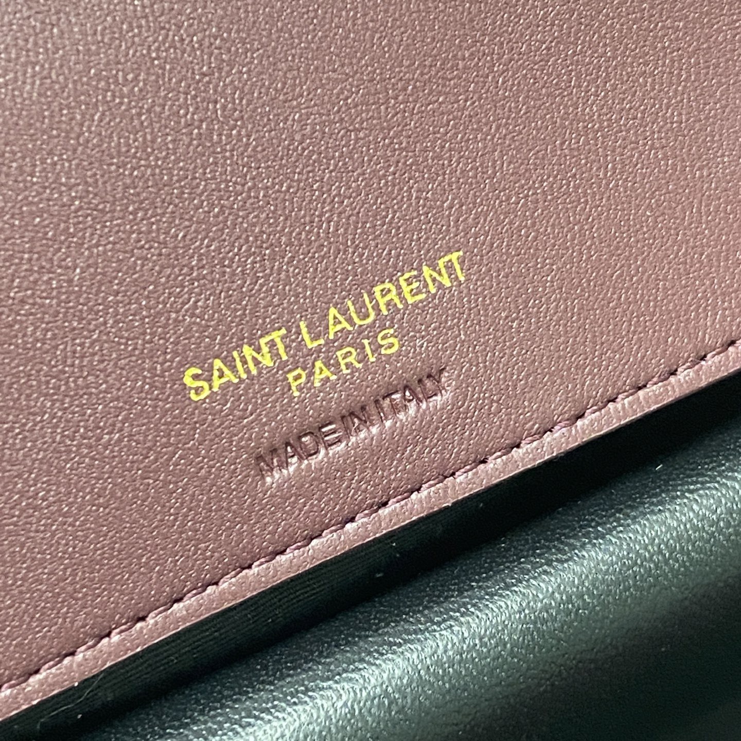 Сумка женская Saint Laurent LouLou бордового цвета