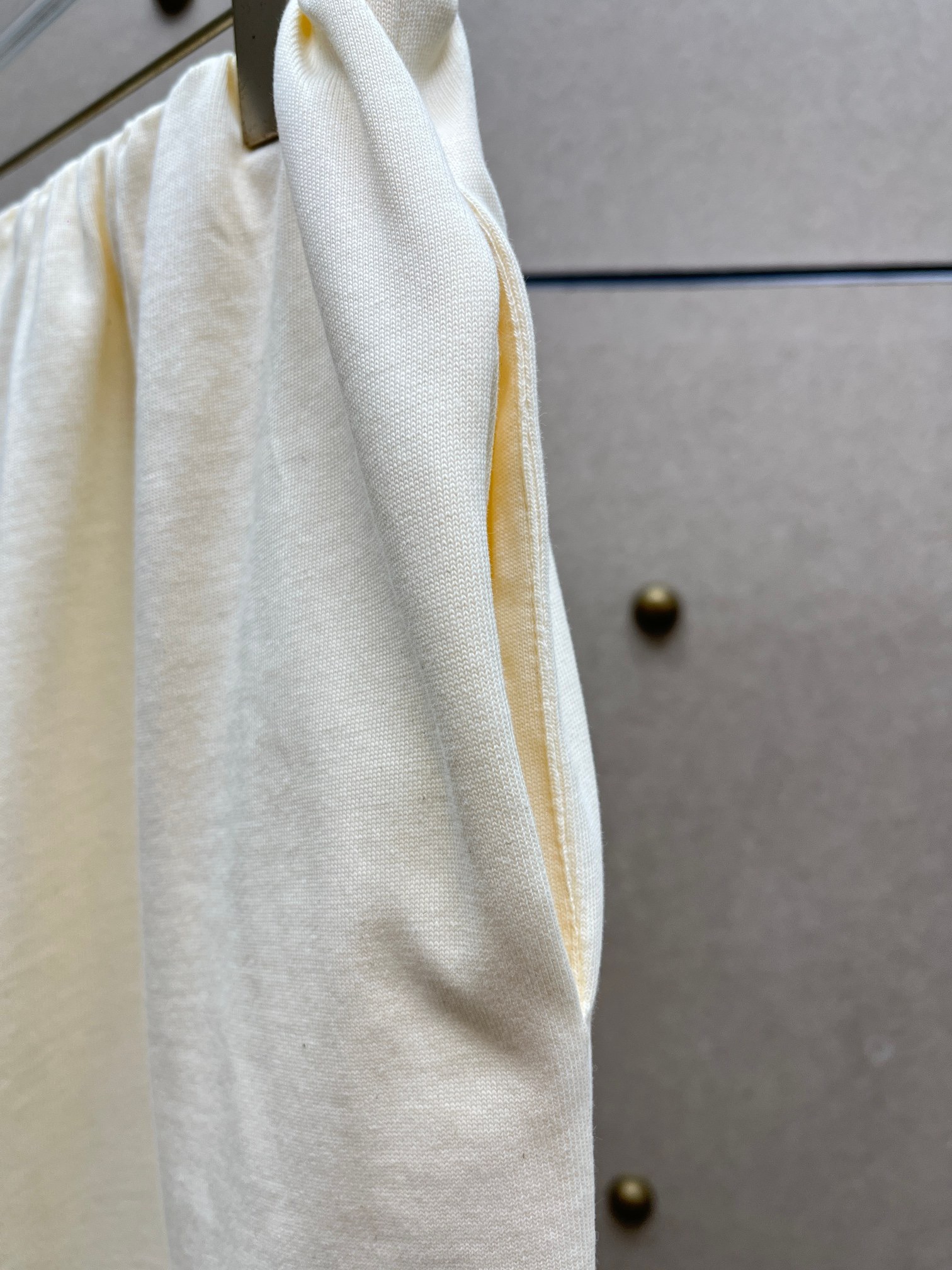 Брюки женские в стиле Toteme молочного цвета с вышивкой