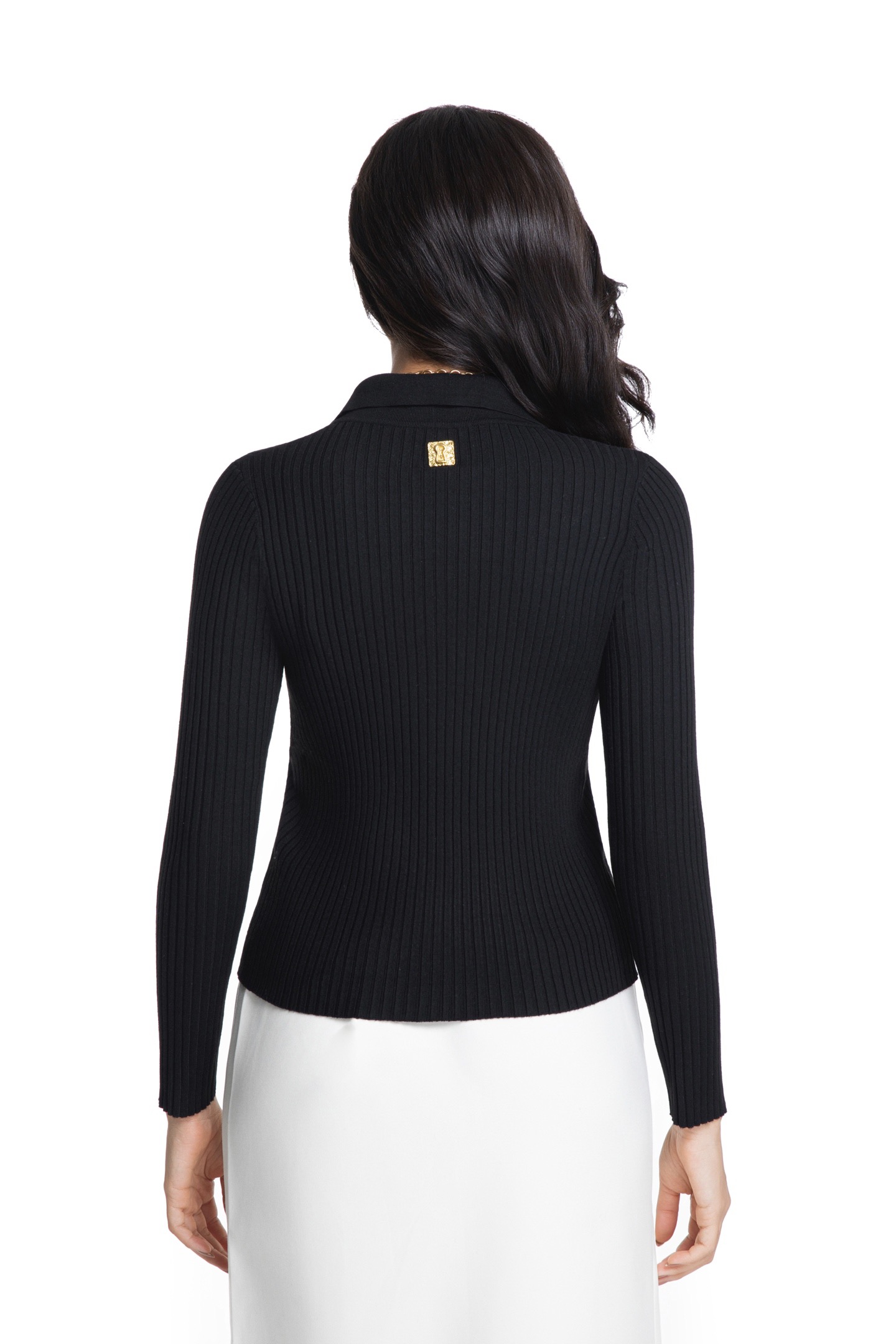 Свитер женский в стиле Schiaparelli с воротником поло  чёрного цвета с декоративными пуговицами