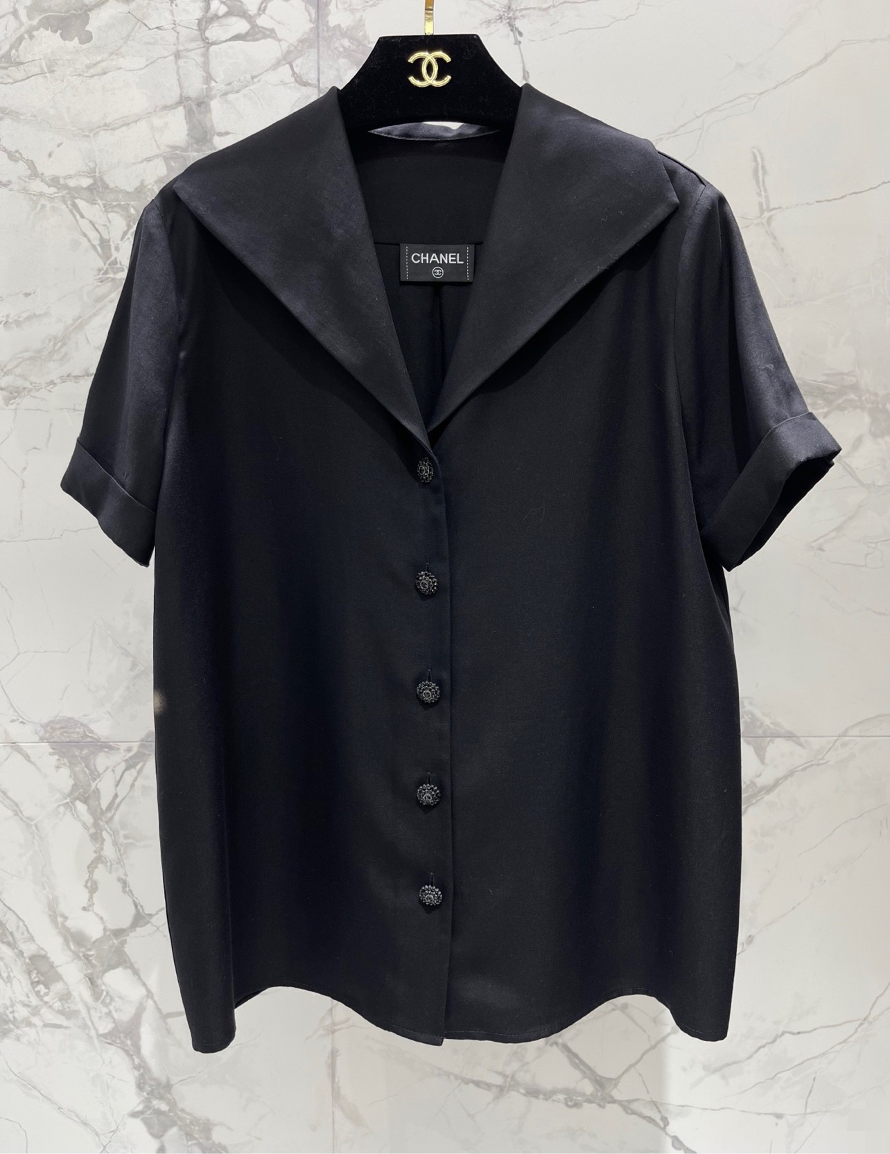 Блуза женская в стиле Chanel чёрного цвета с широким воротником