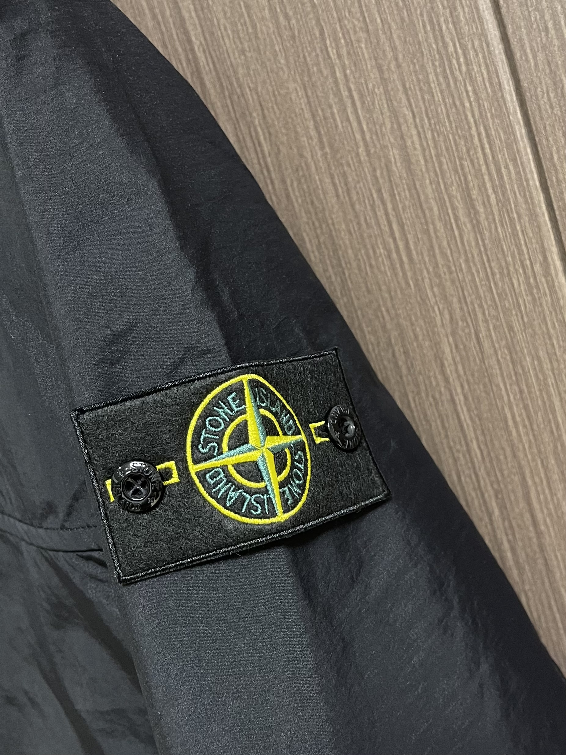 Куртка мужская Stone Island с капюшоном чёрного цвета