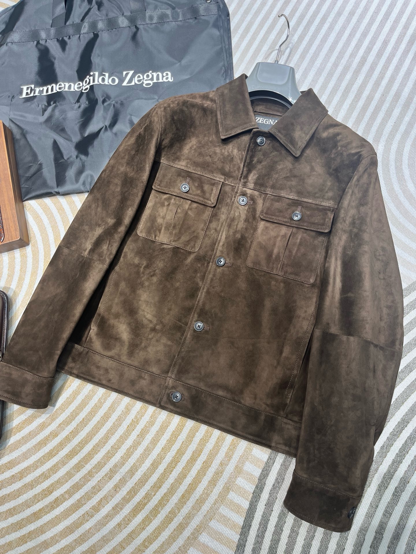 Куртка мужская Zegna коричневого цвета с отложным воротником