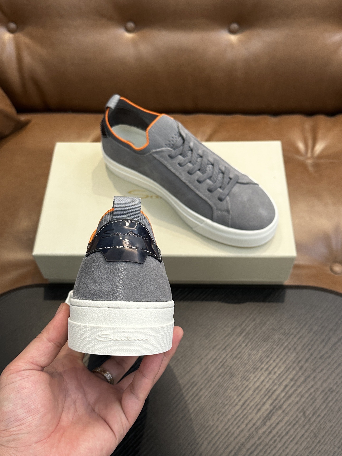 Кроссовки мужские в стиле Santoni из натуральной зернистой кожи серого цвета