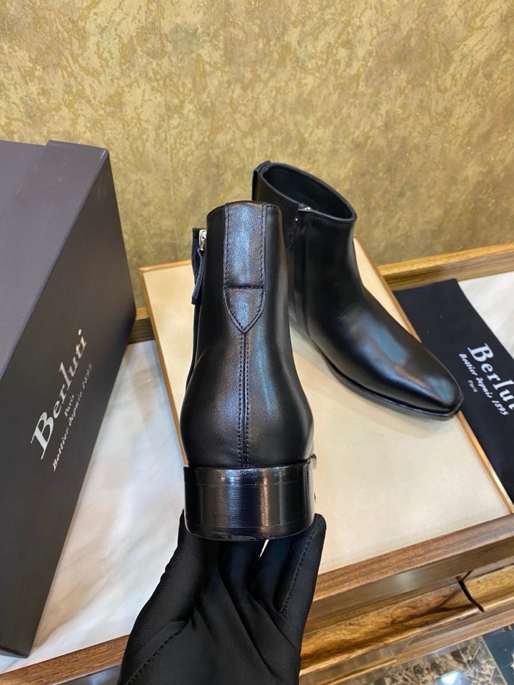 Ботинки мужские Berluti из натуральной кожи чёрного цвета