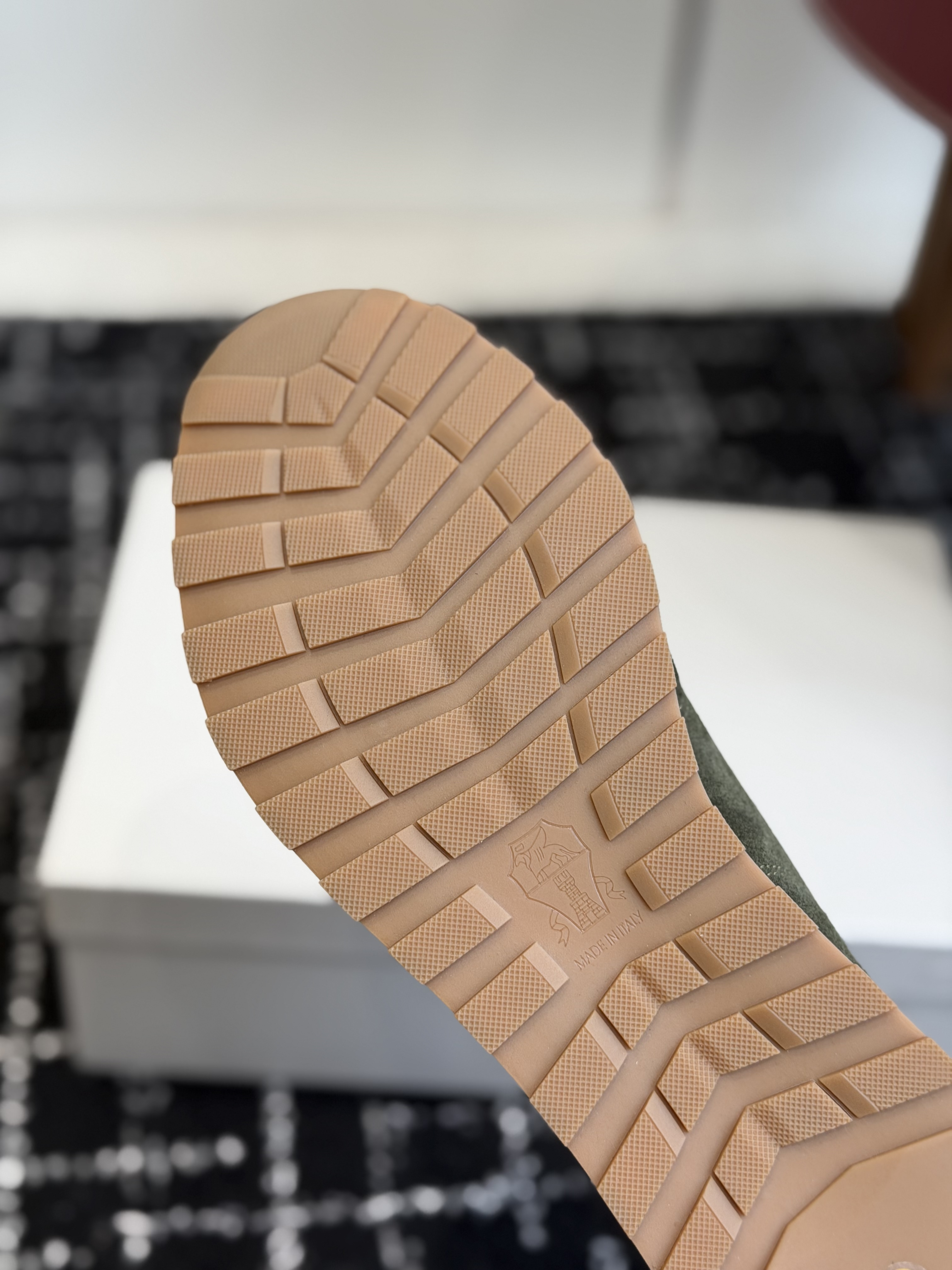 Кроссовки женские в стиле Brunello Cucinelli зеленого цвета