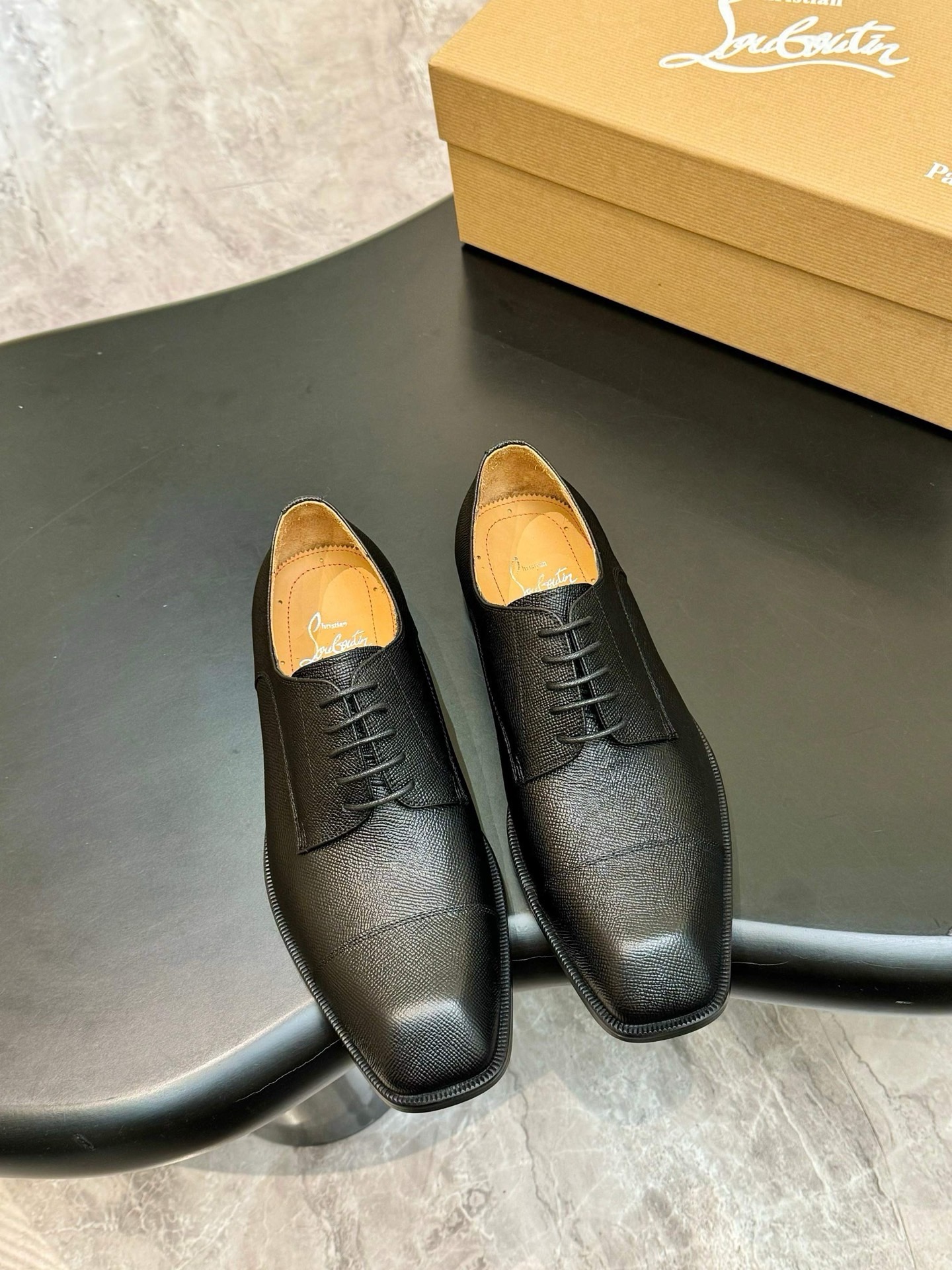 Туфли-оксфорды мужские Christian Louboutin Greggory чёрного цвета