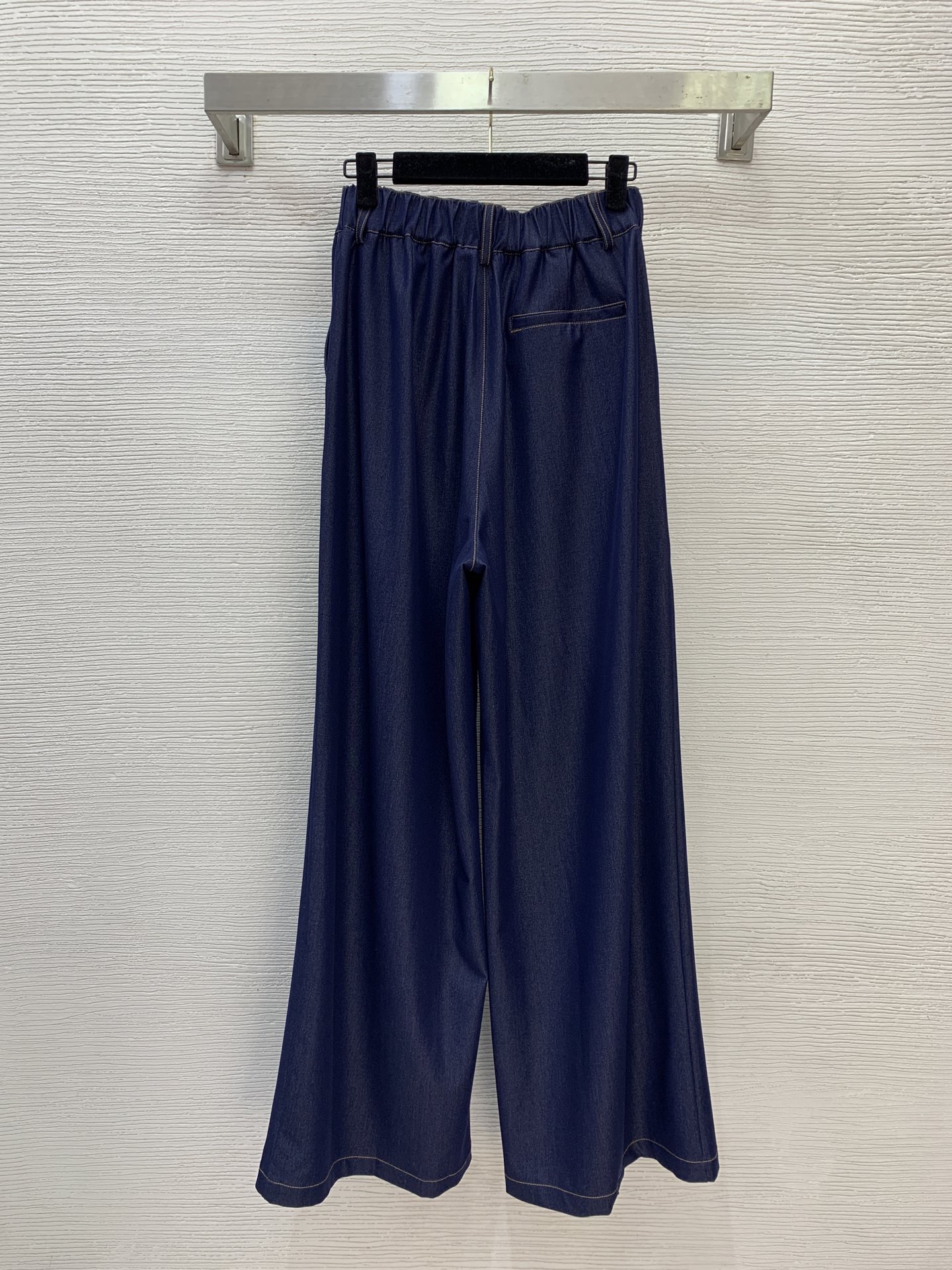 Костюм женский в стиле Valentino тёмно-синего цвета