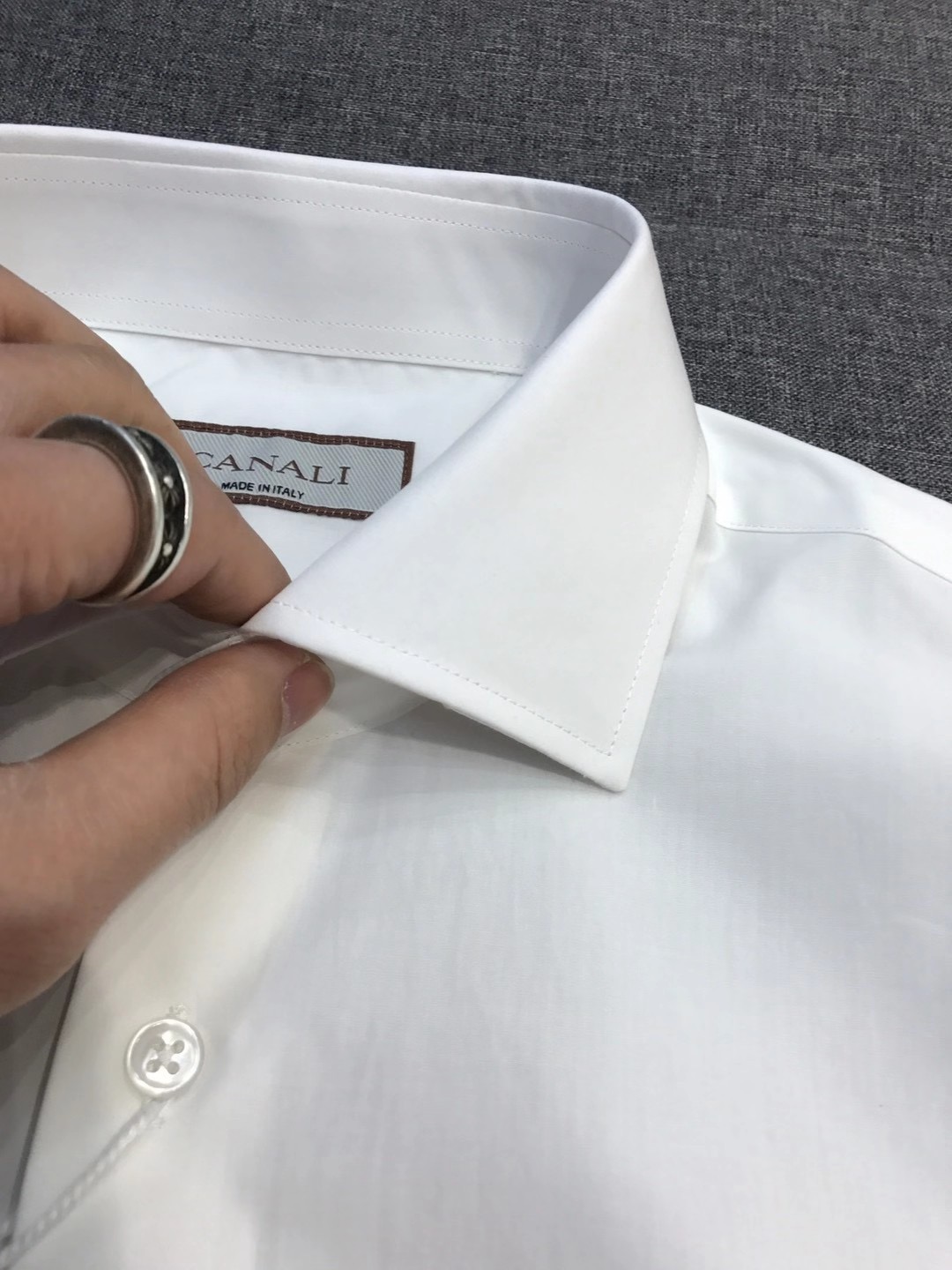 Рубашка мужская в стиле Canali с длинным рукавом белого цвета