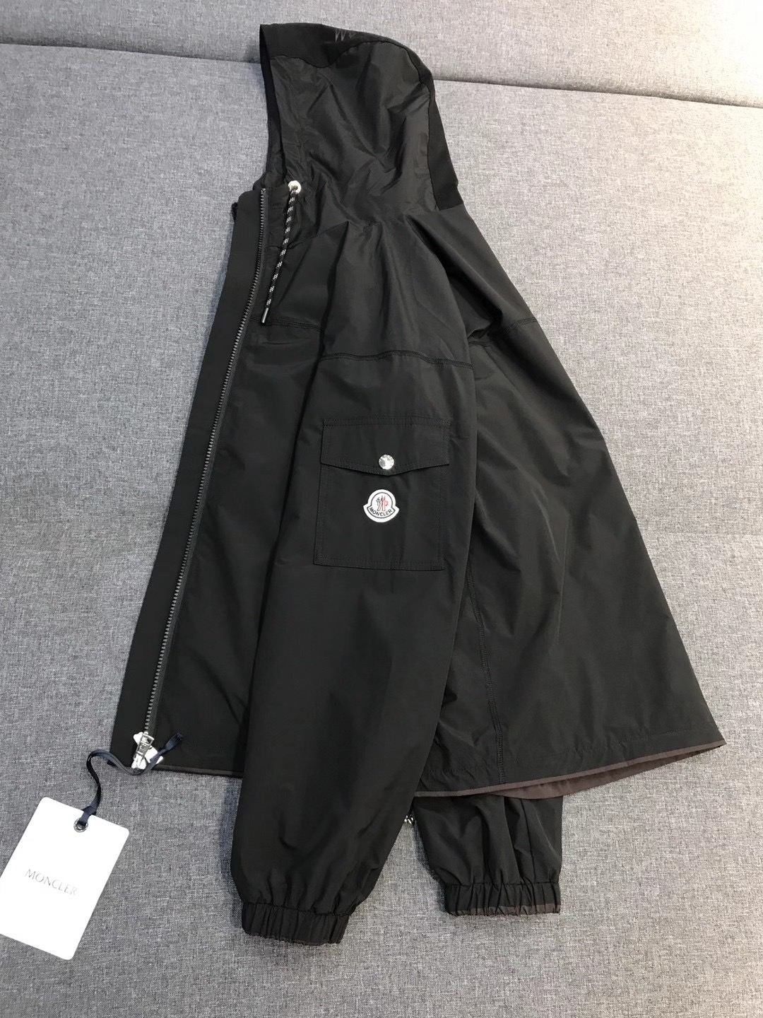 Куртка мужская в стиле Moncler с капюшоном из технологичной ткани Pertex чёрного цвета