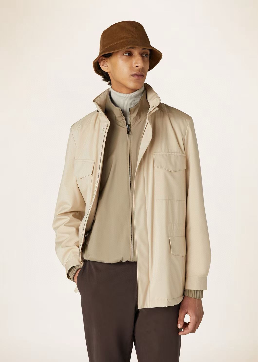 Куртка мужская в стиле Loro Piana из плащевой ткани бежевого цвета