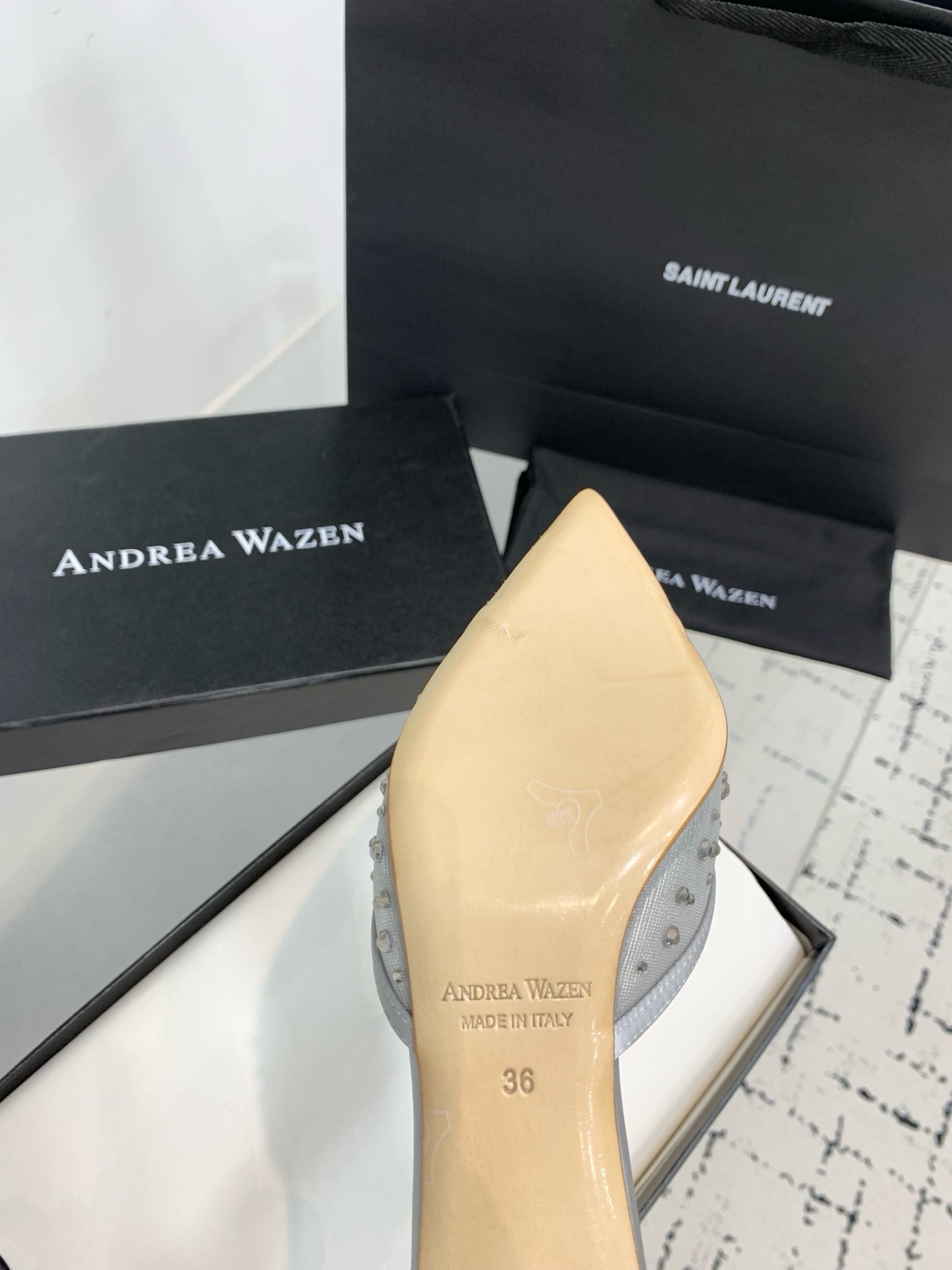 Мюли женские Andrea Wazen серебристого цвета