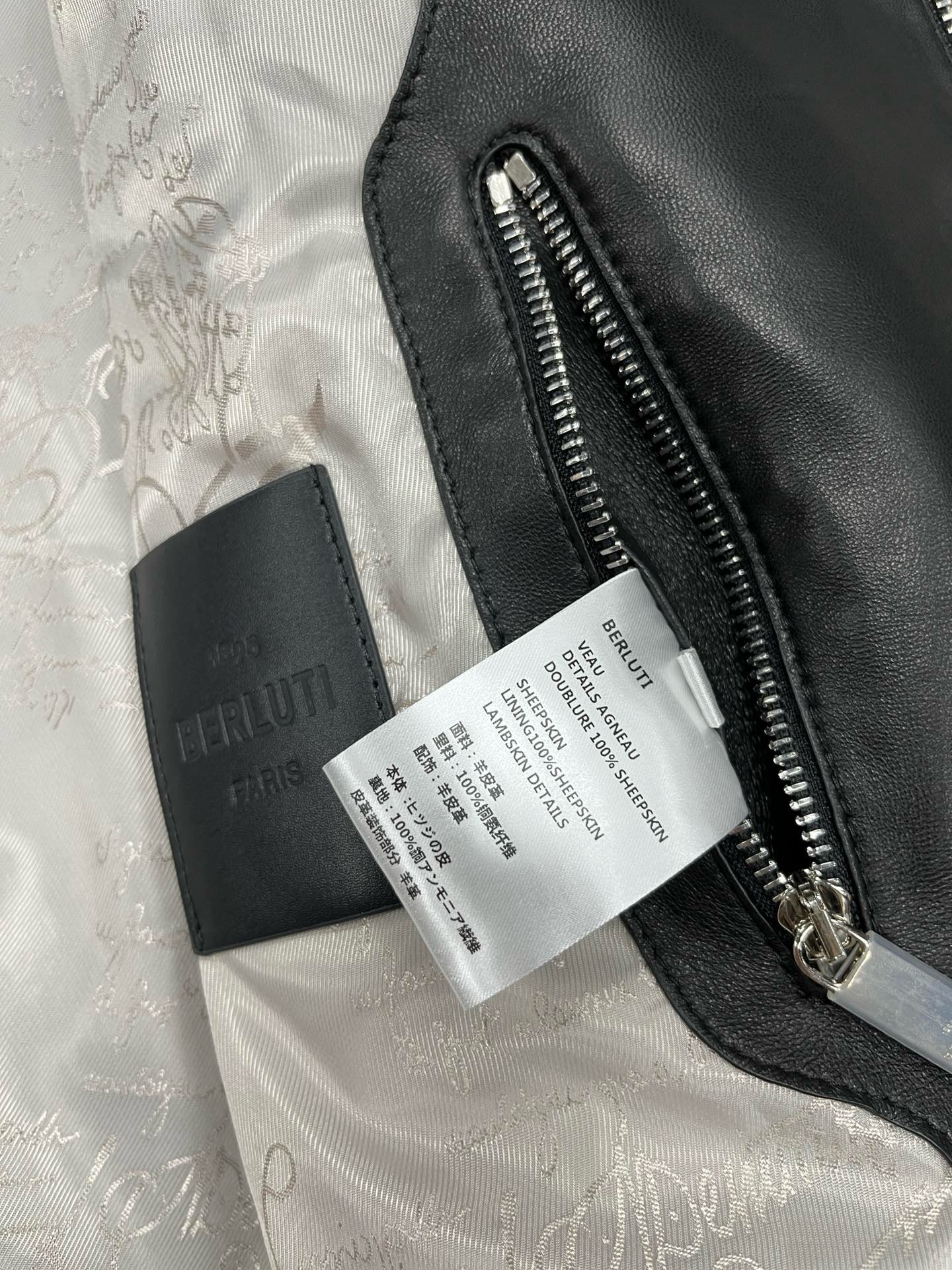 Куртка мужская Berluti чёрного цвета с капюшоном и трикотажной отделкой