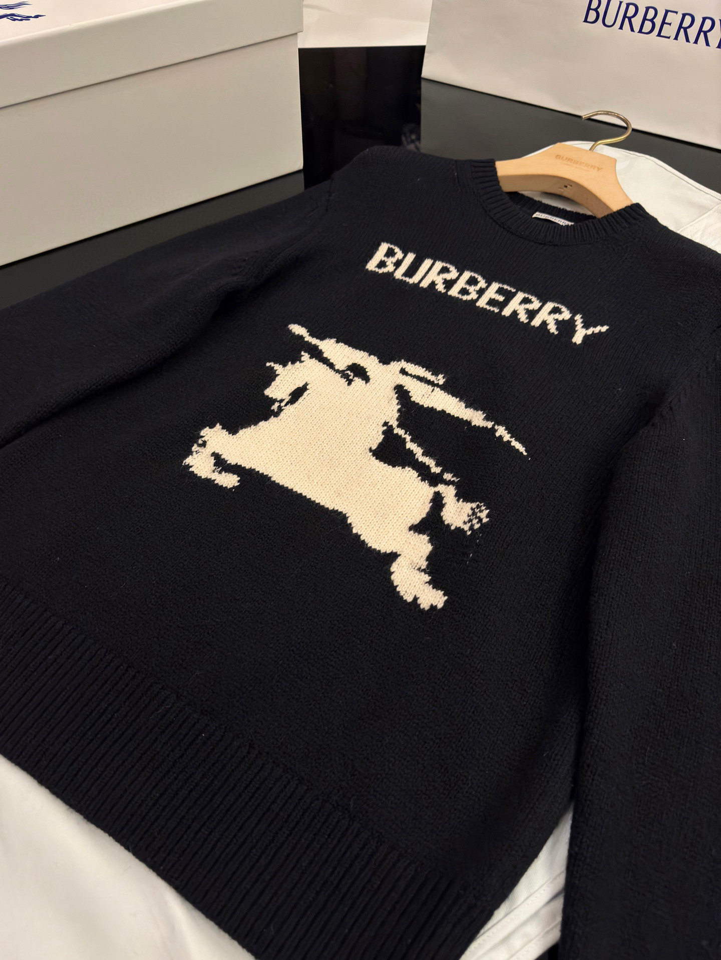 Свитер унисекс в стиле Burberry с жаккардовым логотипом EKD чёрного цвета