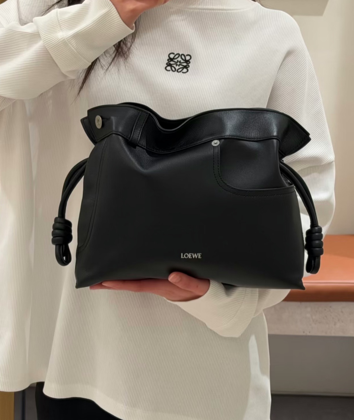 Сумка женская в стиле Loewe Flamenco Medium чёрного цвета