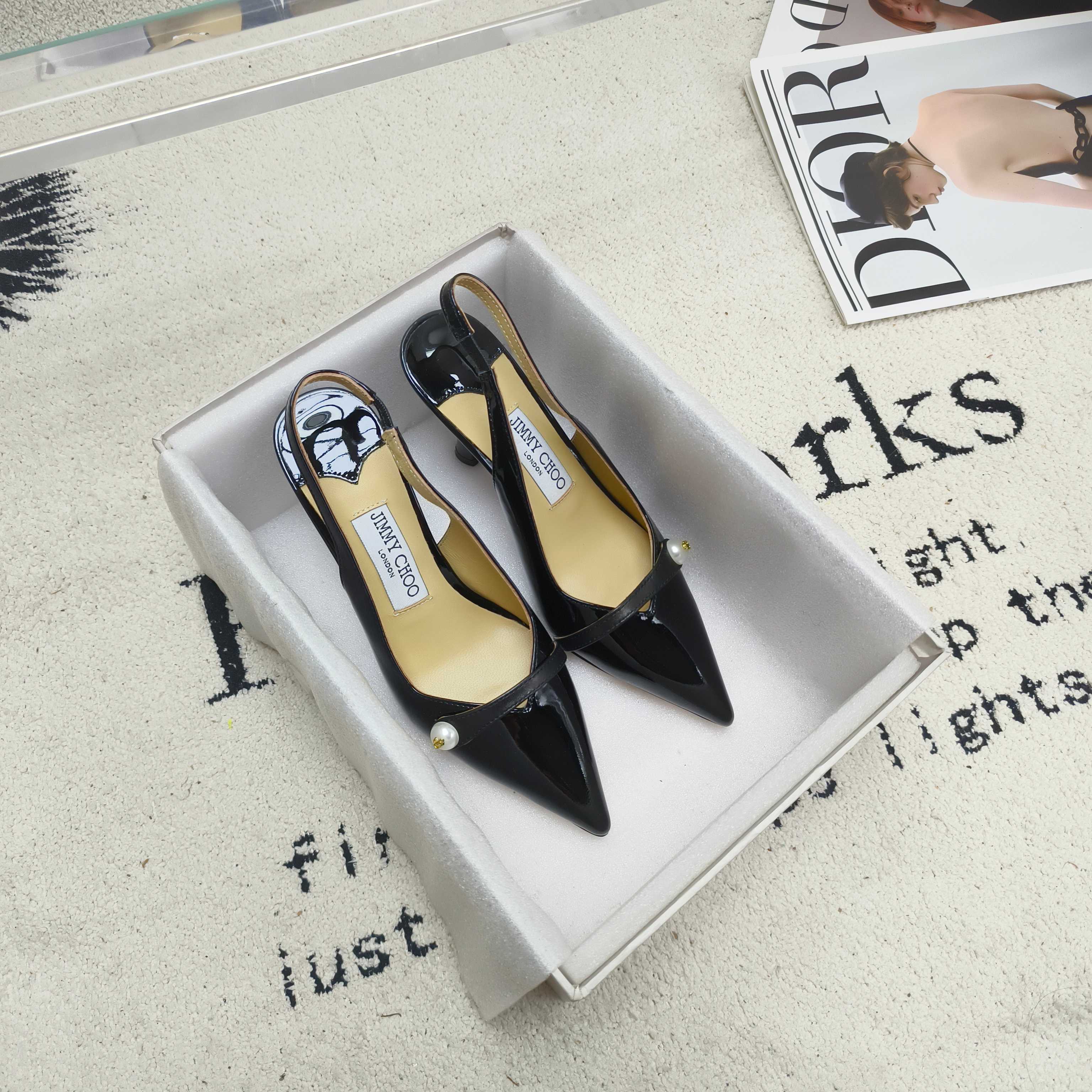 Босоножки женские в стиле Jimmy Choo Ray черного цвета