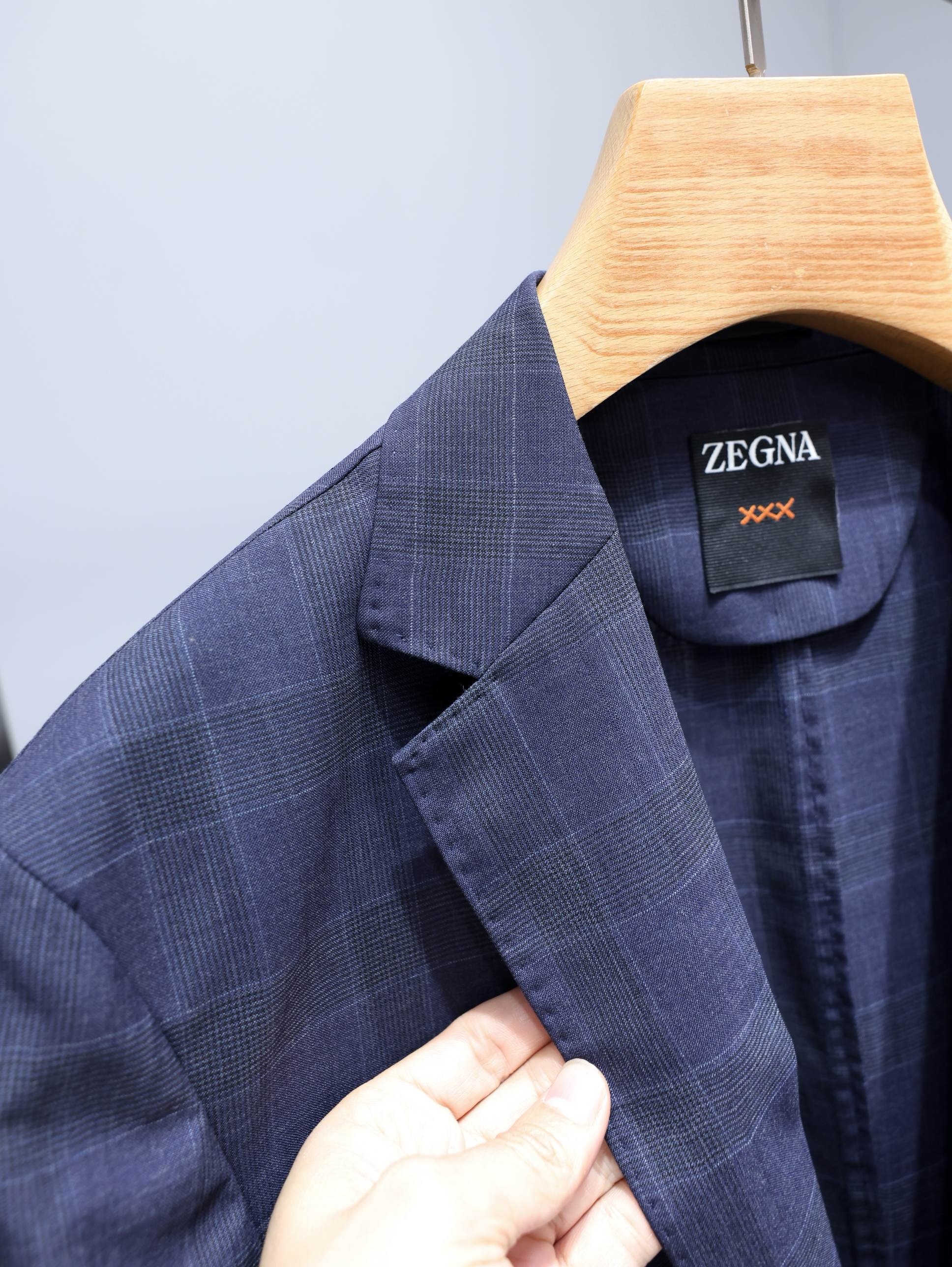 Пиджак мужской в стиле Zegna XXX Techmerino тёмно-синего цвета в клетку