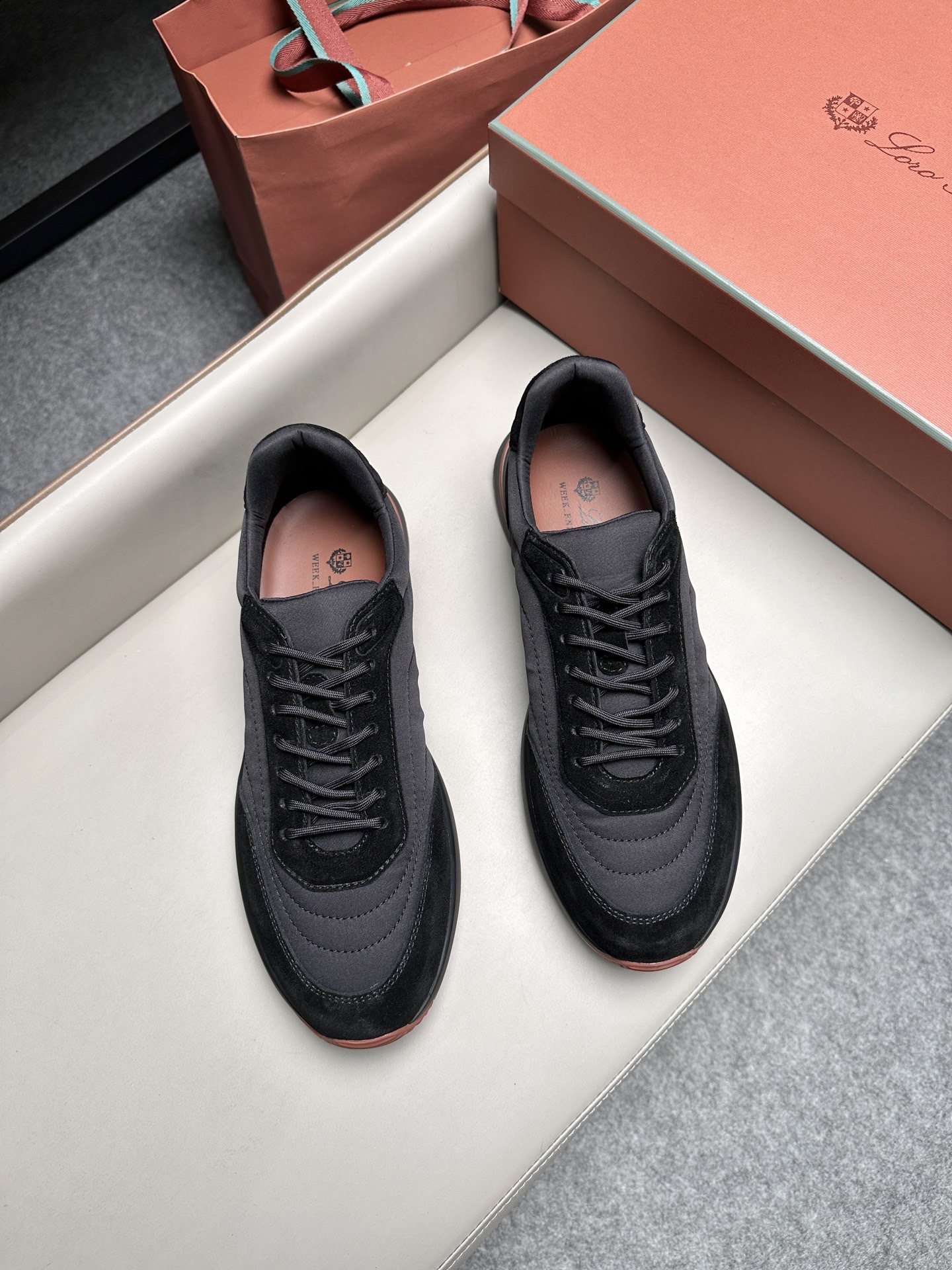 Кроссовки мужские в стиле Loro Piana черного цвета