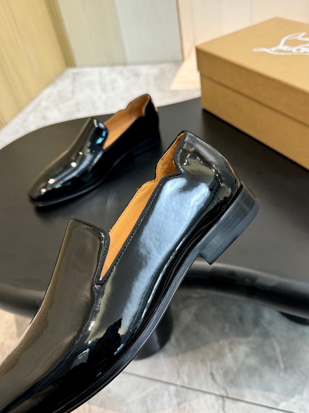 Лоферы мужские Christian Louboutin Dandelion чёрного цвета