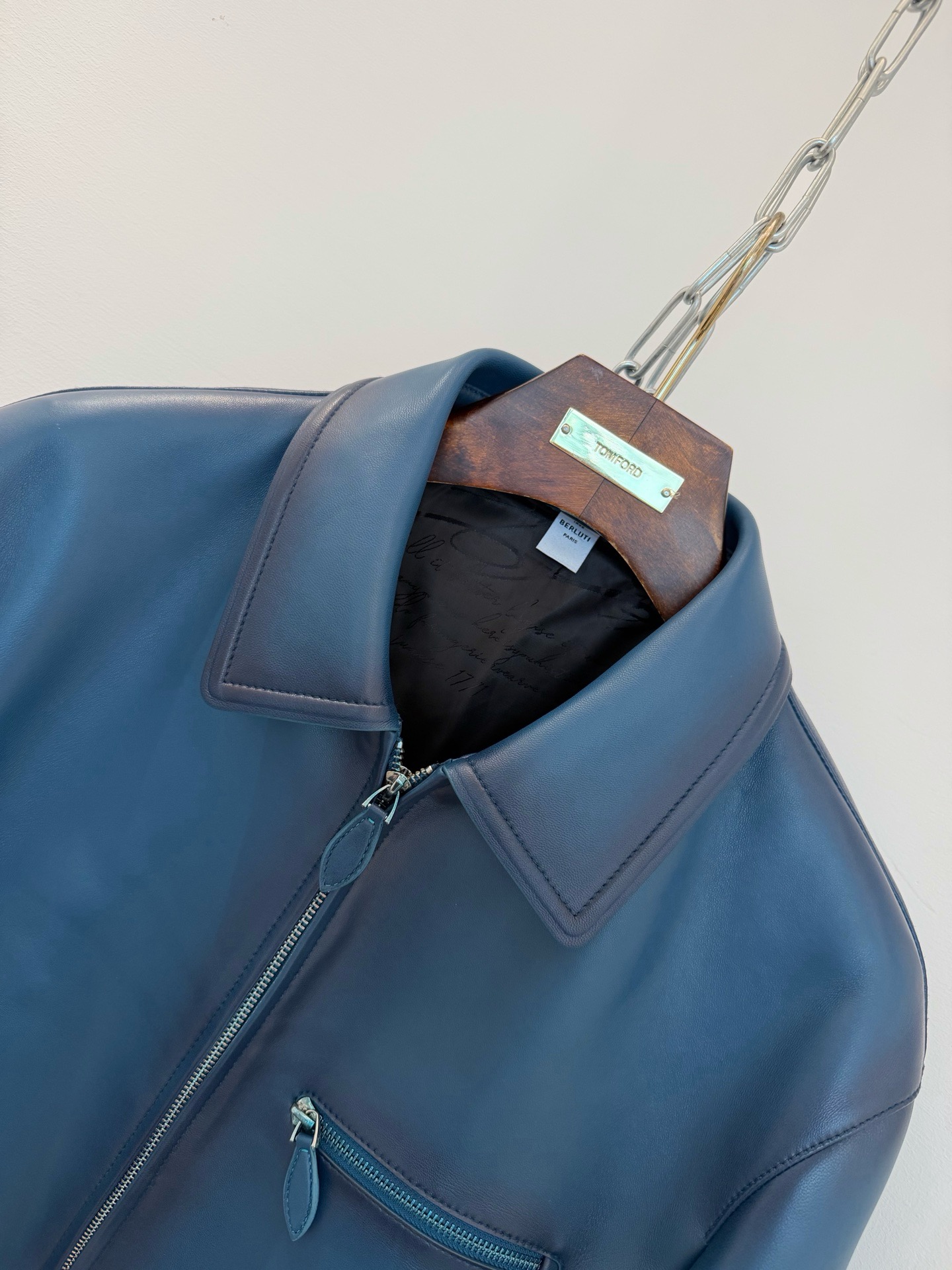 Куртка мужская Berluti синего цвета с молнией и отложным воротником