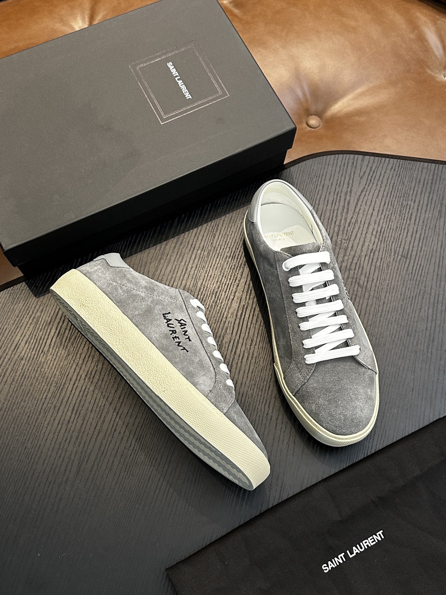 Кроссовки мужские в стиле Saint Laurent SL/61 из натуральной замши серого цвета