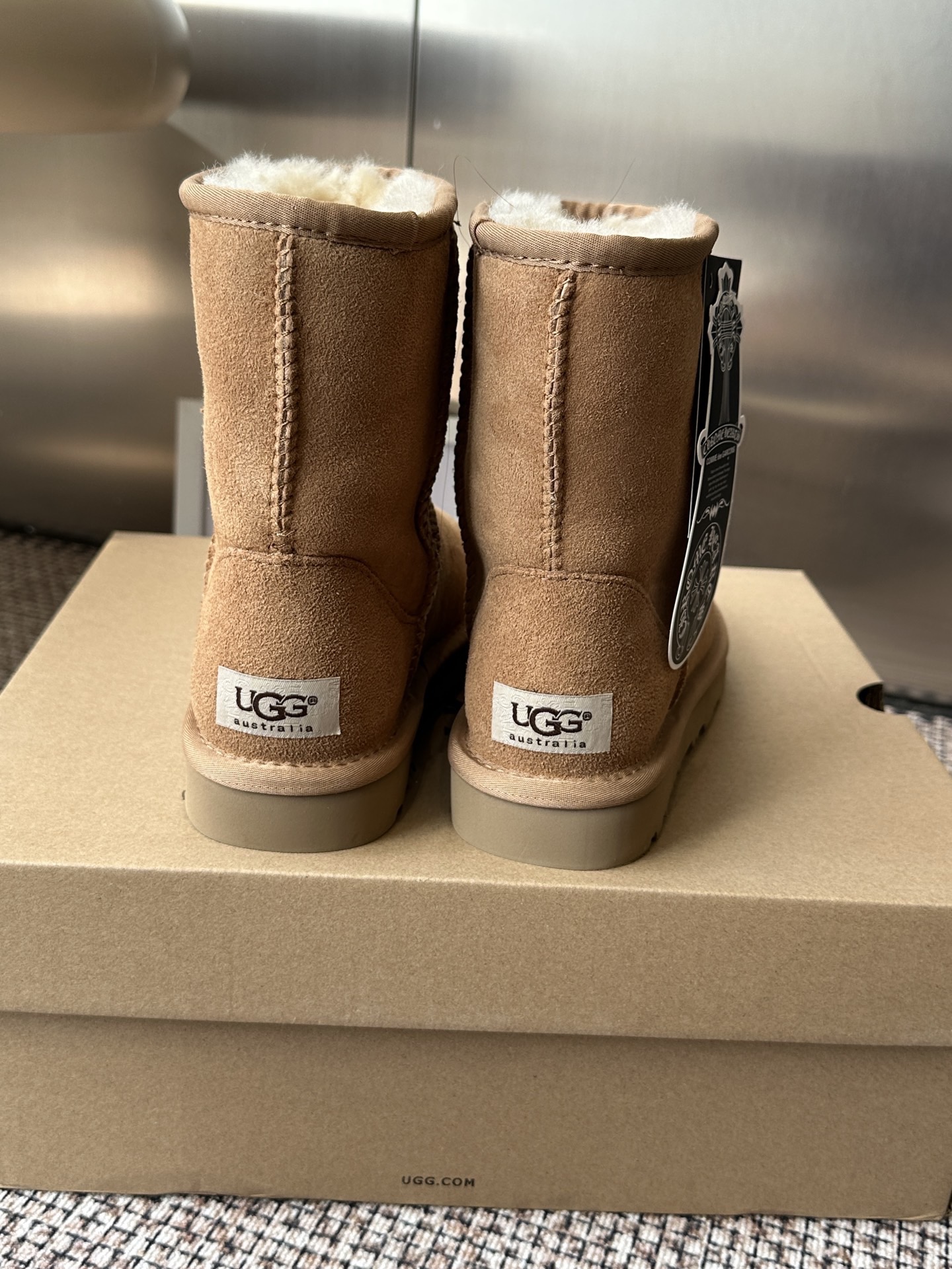 Угги женские UGG x Chrome Hearts Classic Short II светло-коричневого цвета